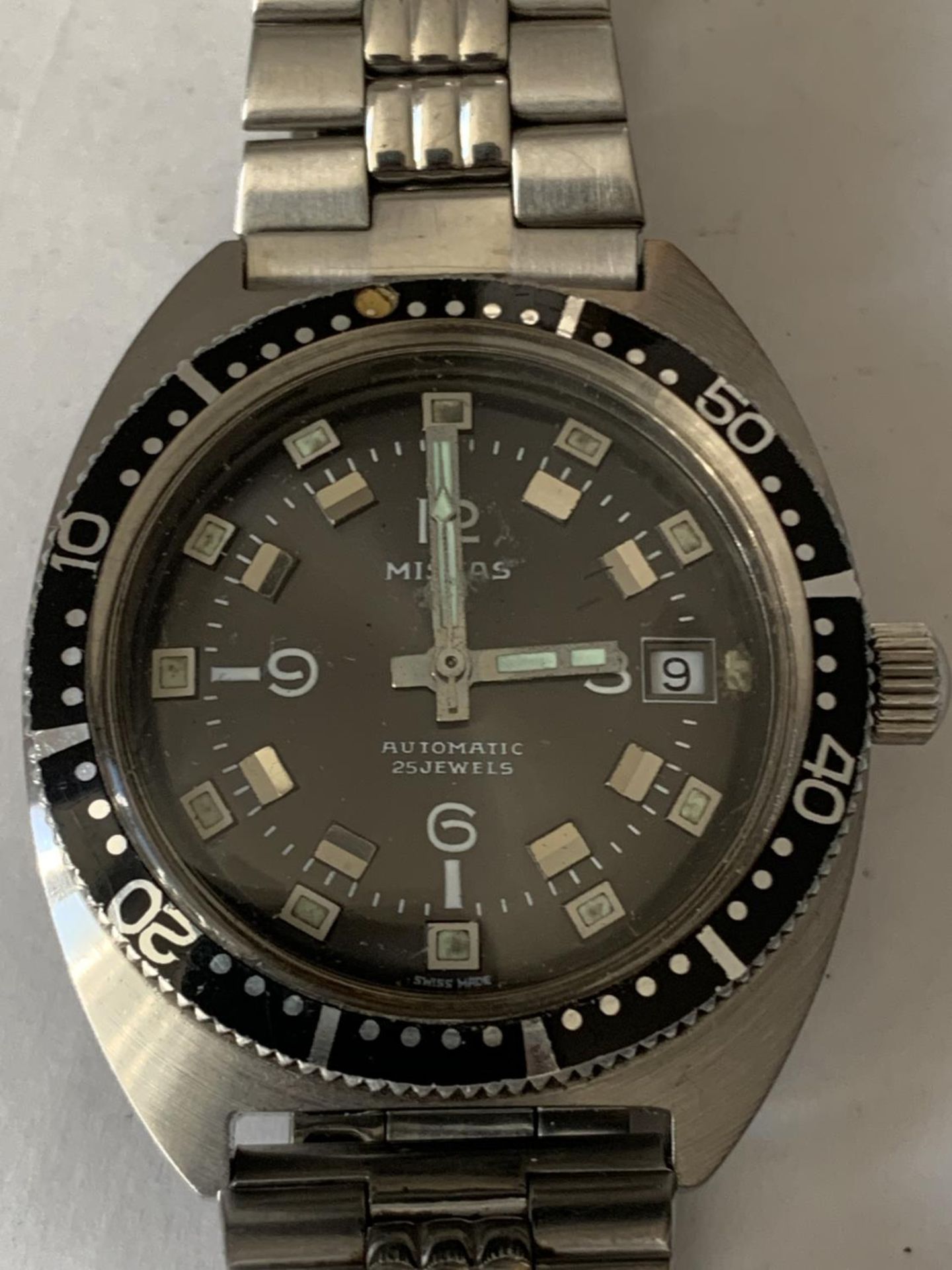 A RARE MISTAS AUTOMATIC 25 JEWELS DIVERS WATCH 200M. SEEN WORKING BUT NO WARRANTY - Image 2 of 3