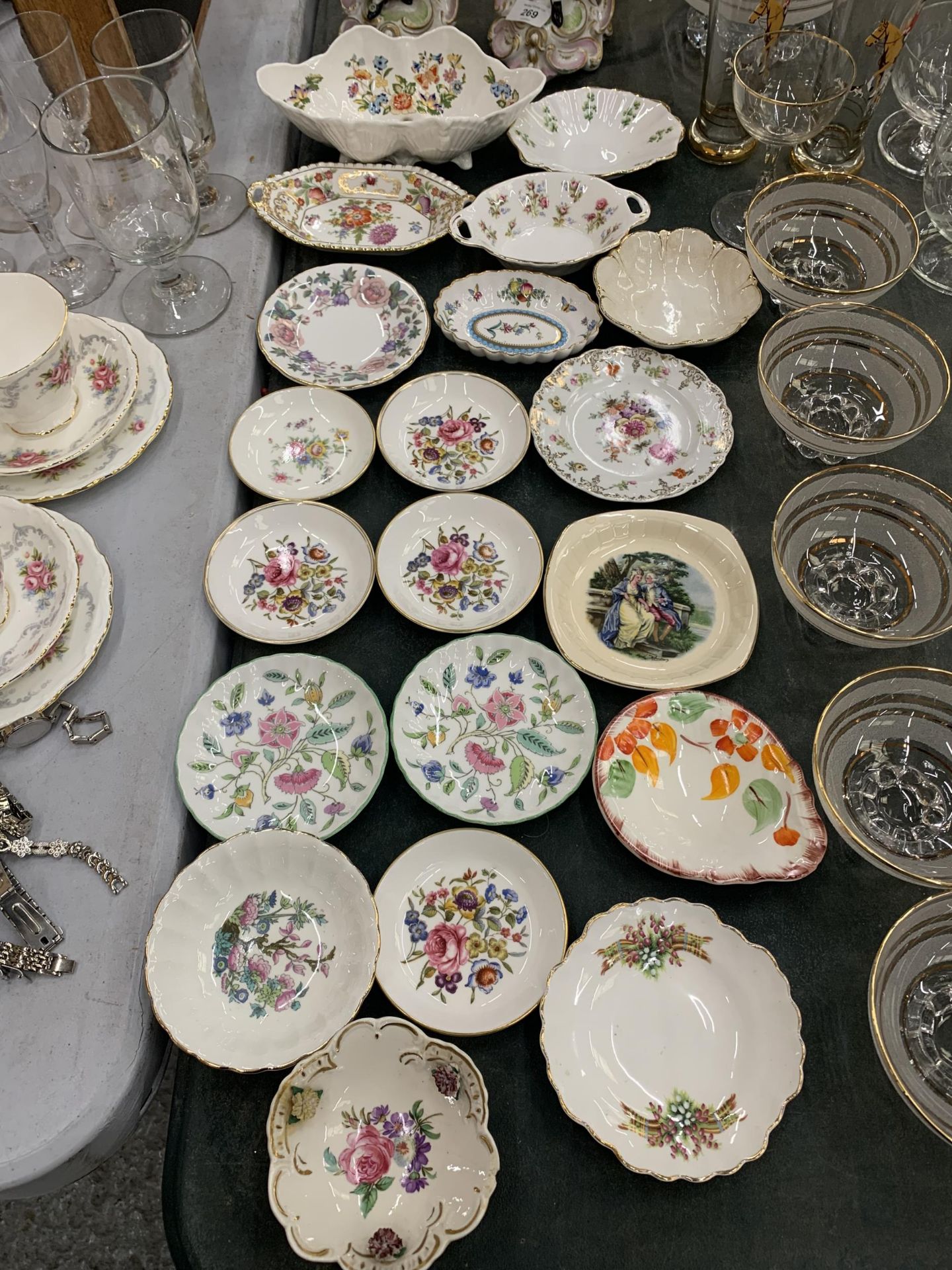 A LARGE QUANTITY OF CHINA TRINKET DISHES AND PIN TRAYS TO INCLUDE ROYAL WORCESTER, MINTON, SPODE,
