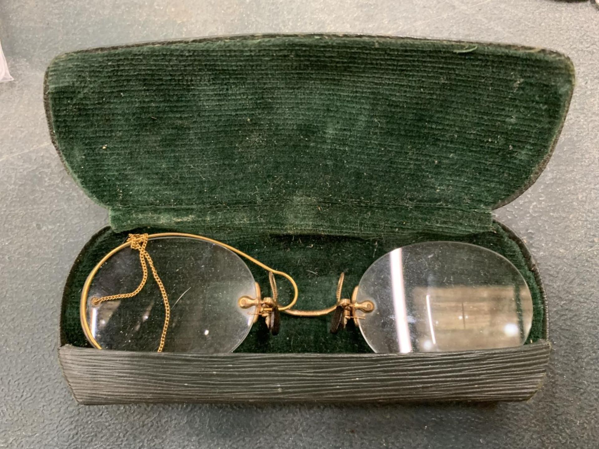 A PAIR OF VICTORIAN GLASSES IN ORIGINAL CASE