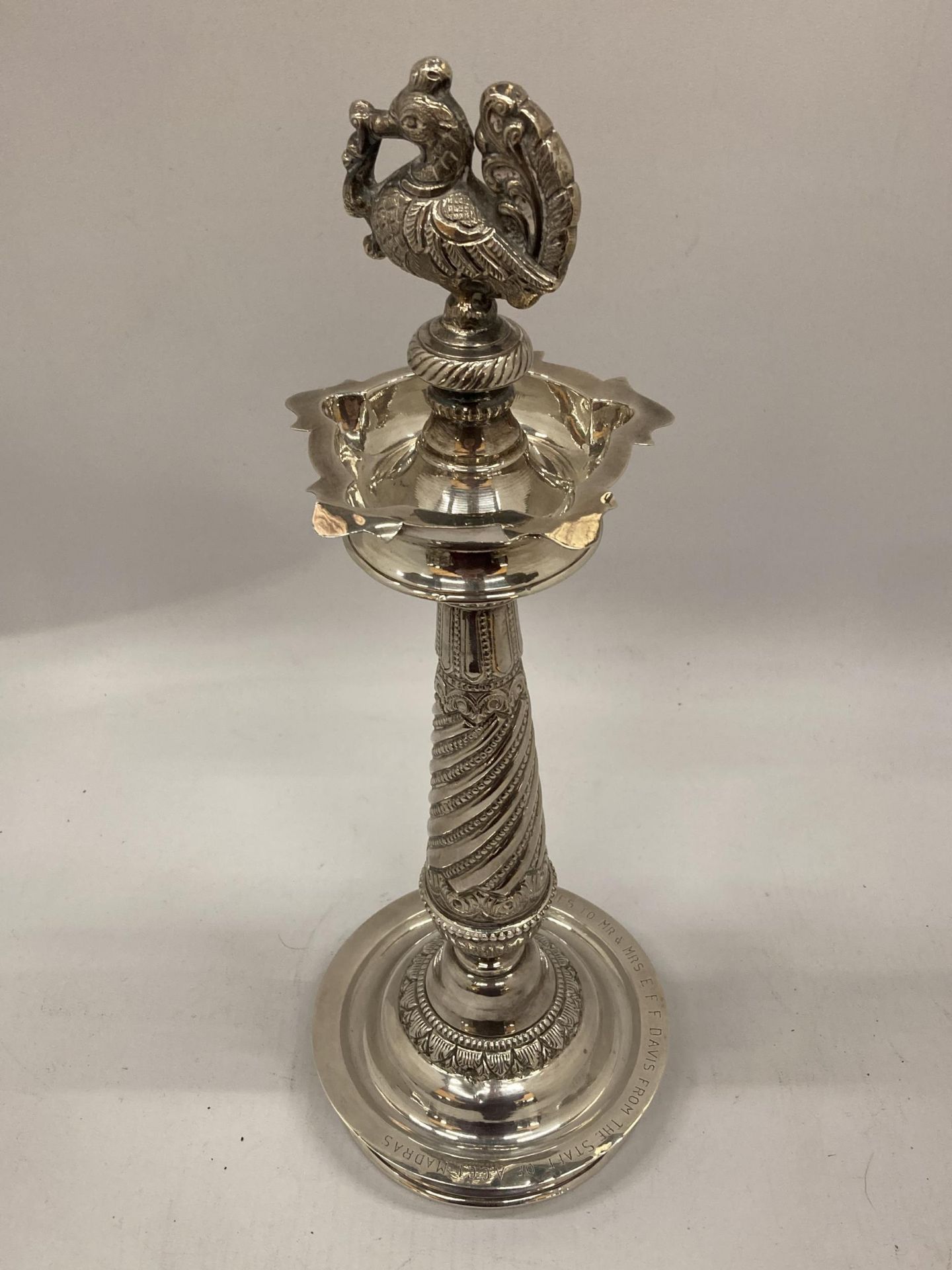 A LARGE , BELIEVED INDIAN SILVER, WHITE METAL STAND WITH BIRD DESIGN TOP, WITH PRESENTATION - Image 2 of 5
