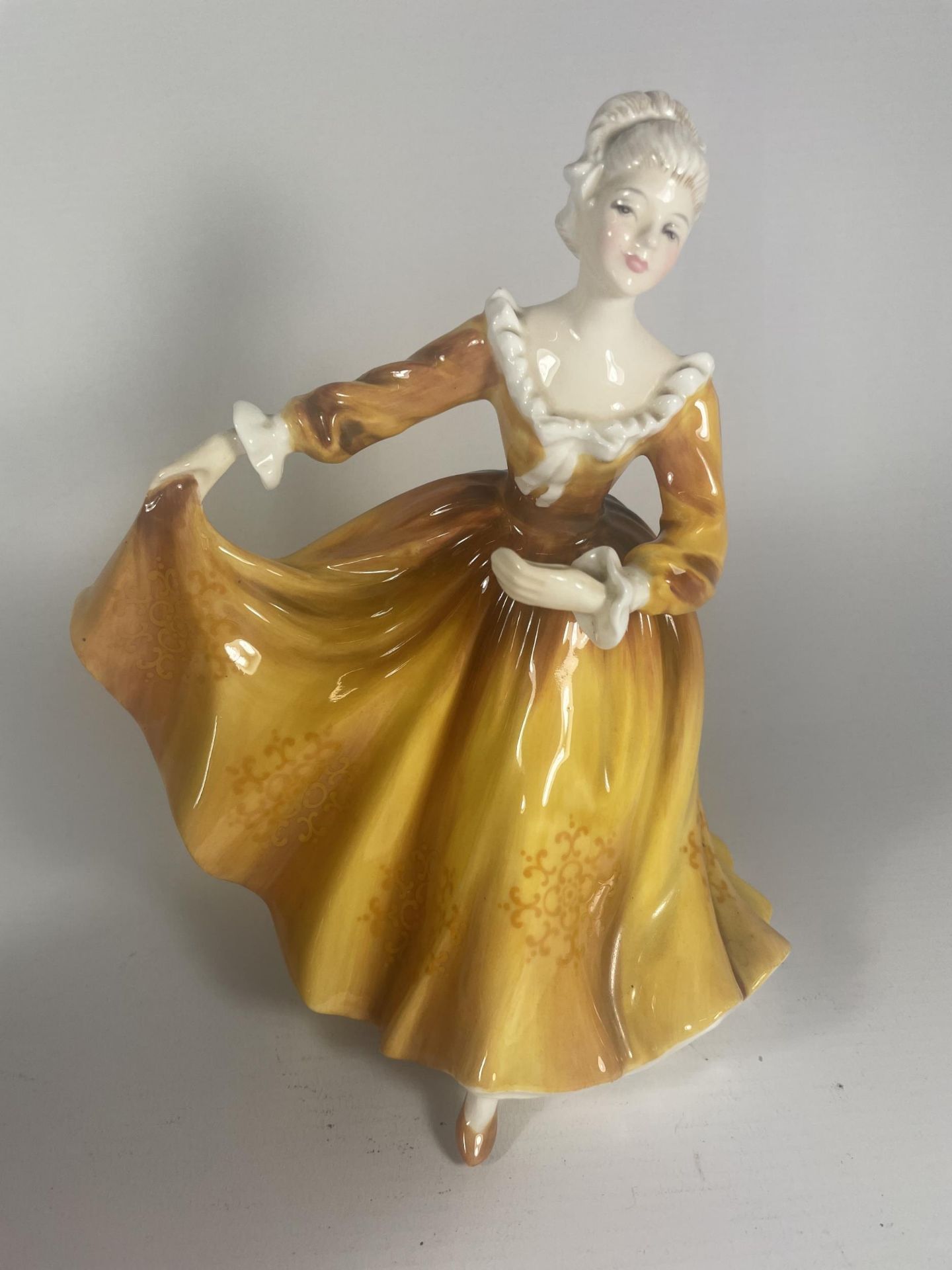 TWO ROYAL DOULTON LADY FIGURES - AUTUMN BREEZES HN1934 & KIRSTY (SECONDS) HN2381 - Image 4 of 5