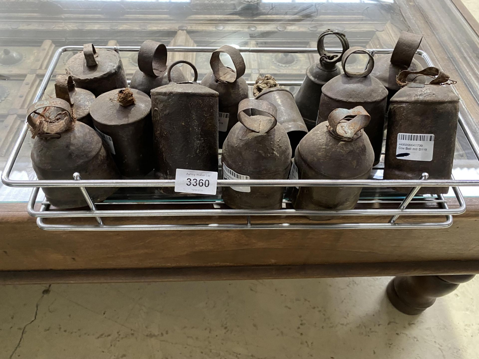 A MIXED LOT OF VINTAGE COW BELLS