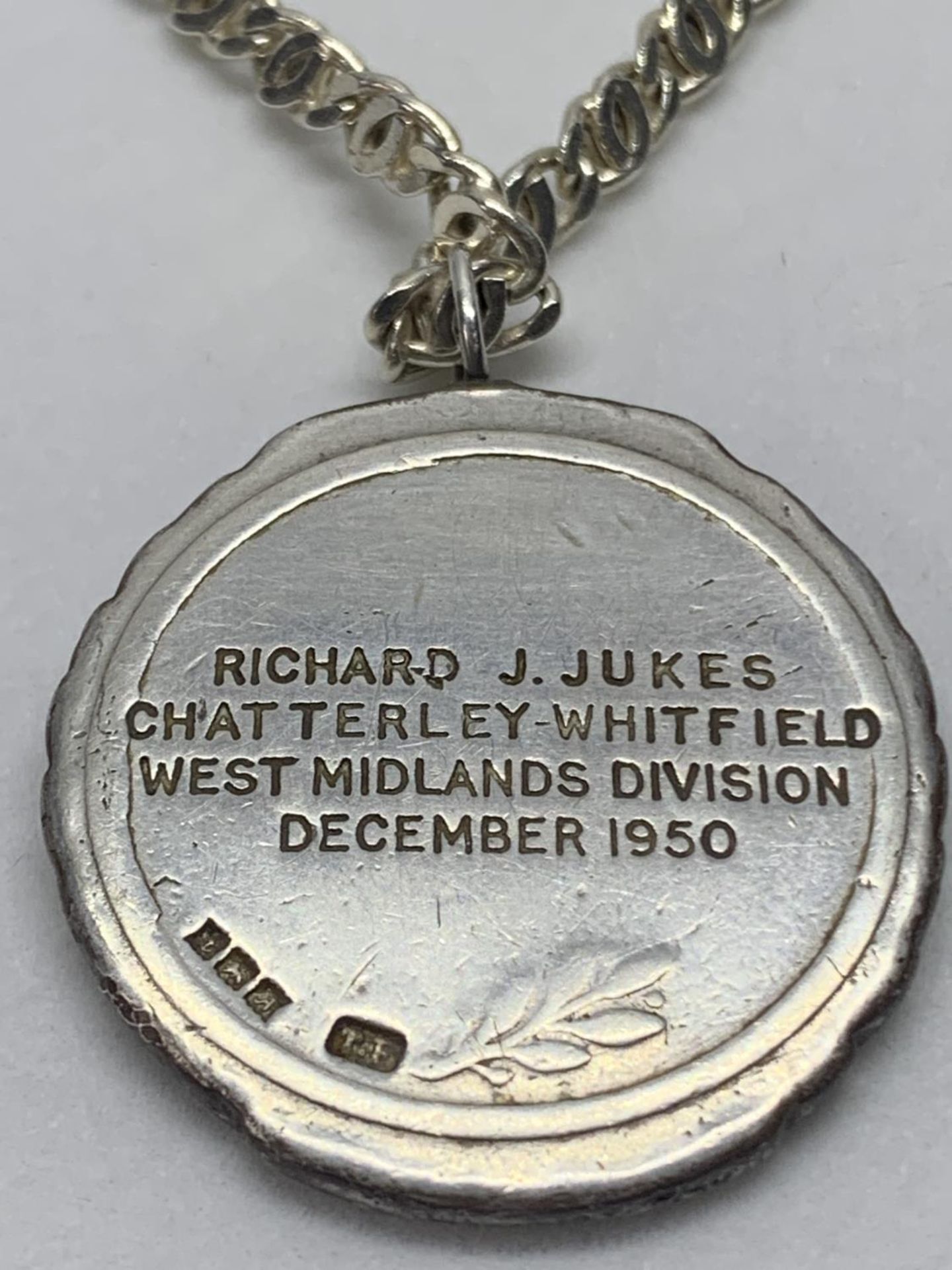 A SILVER NECKLACE WITH A HALLMARKED BIRMINGHAM SILVER MINERS MEDAL IN A PRESENTATION BOX - Image 3 of 3