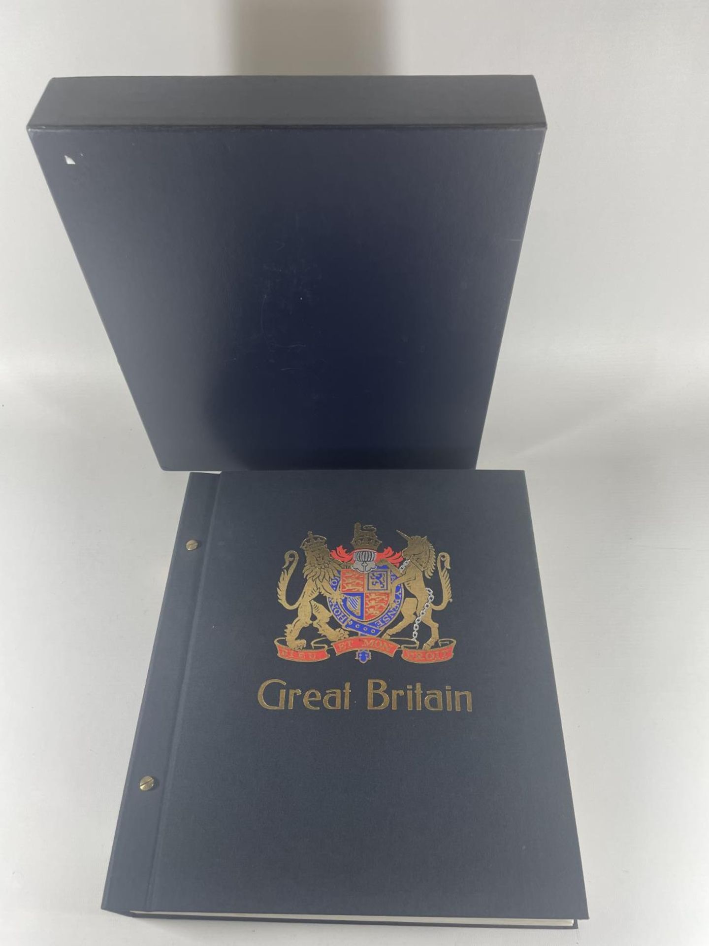 GREAT BRITAIN , THE BOXED STANLEY GIBBONS VOL 1 ALBUM , QV – QE11 . INCLUDES EV11 2/6D , GOOD - Image 5 of 5