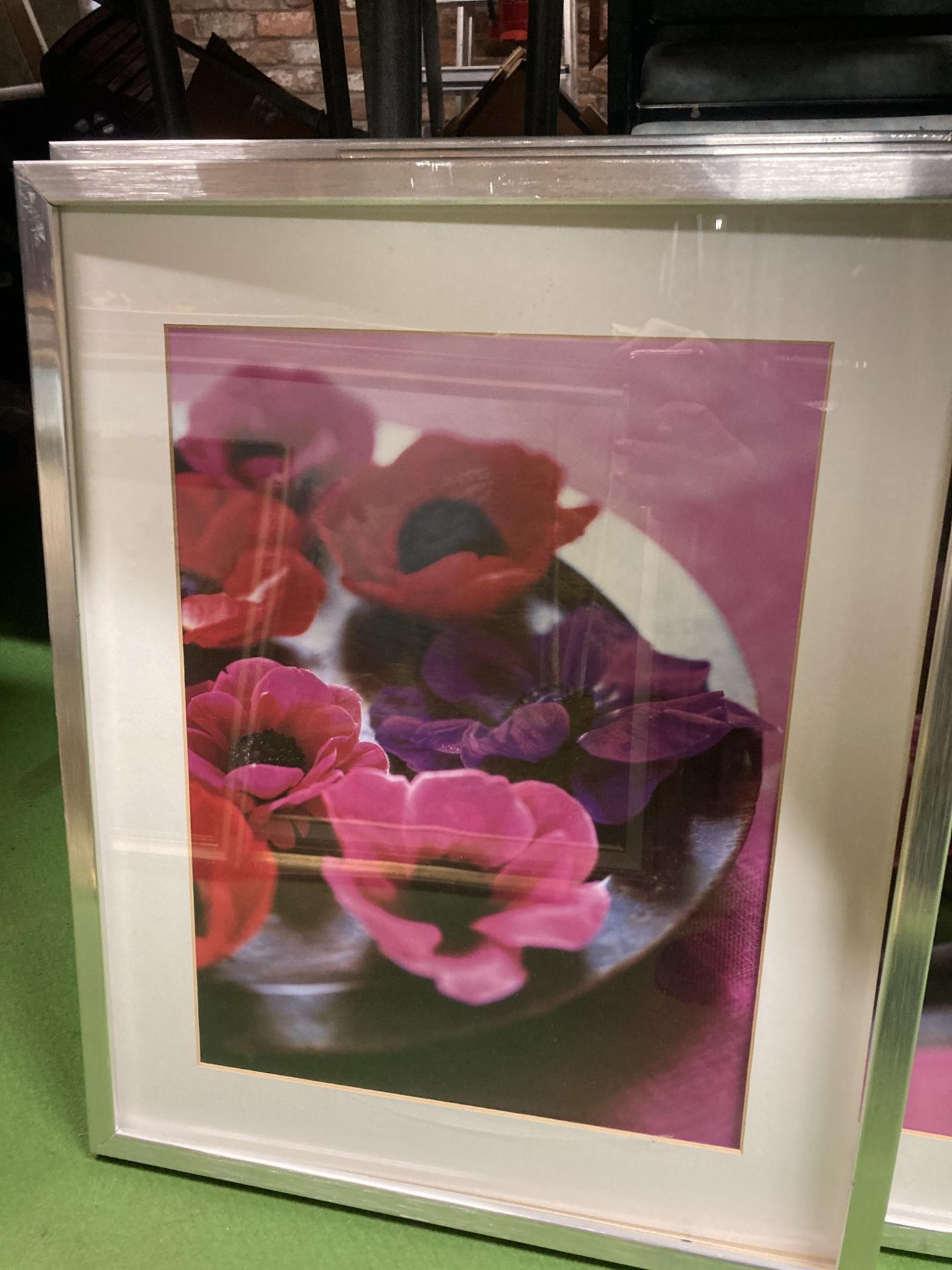 THREE MODERN FLORAL PRINTS IN SILVER FRAME - Image 2 of 4