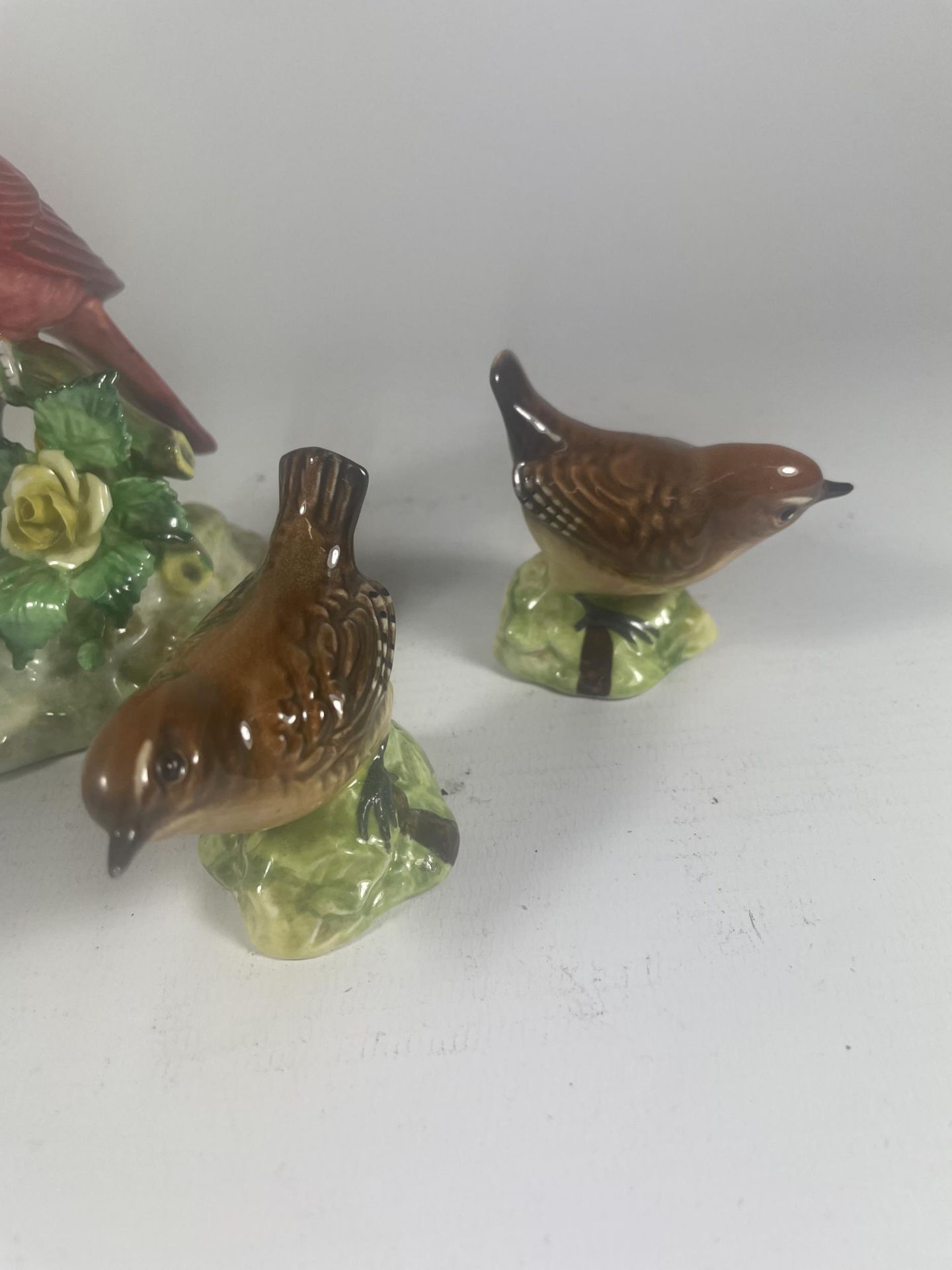 A GROUP OF FOUR BIRD FIGURES - THREE BESWICK AND A RADNOR EXAMPLE - Image 3 of 5