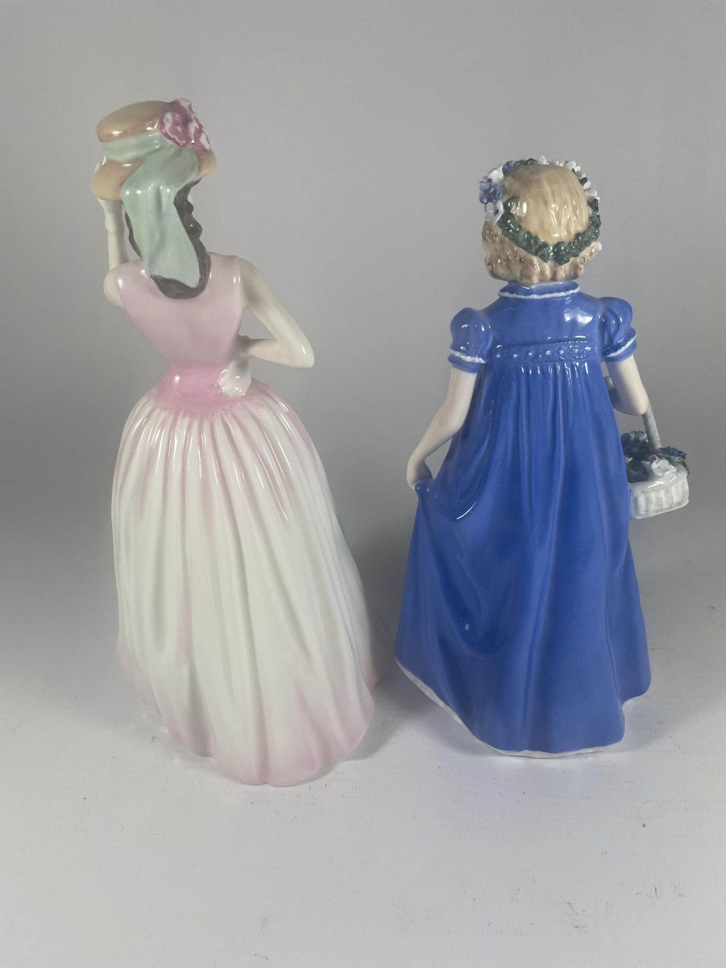 TWO LADY FIGURES TO INCLUDE A ROYAL DOULTON HAPPY BIRTHDAY HN4215 - Image 4 of 5