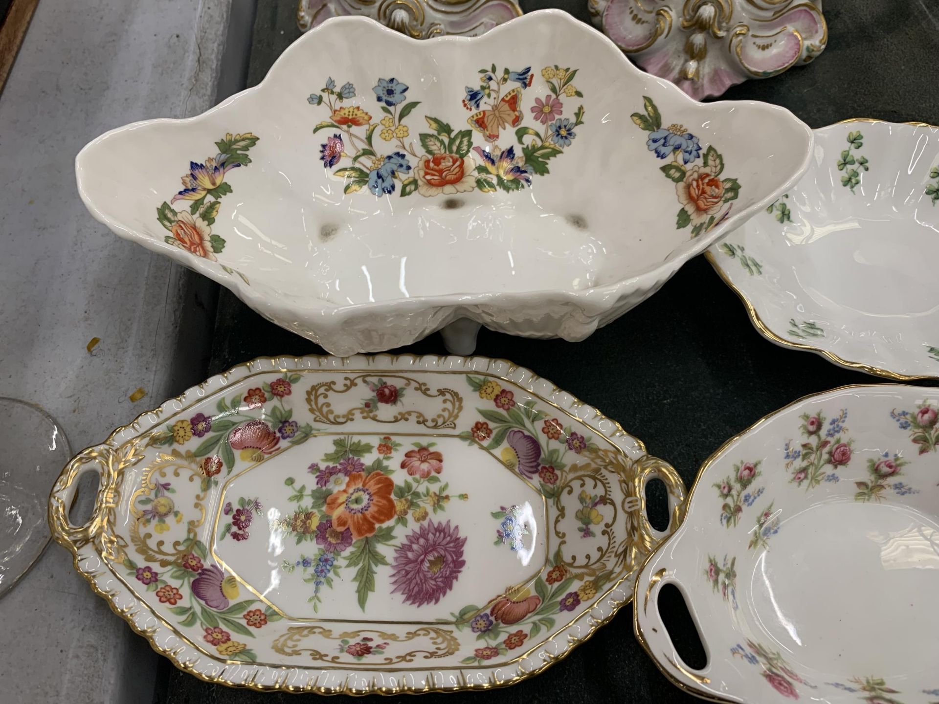 A LARGE QUANTITY OF CHINA TRINKET DISHES AND PIN TRAYS TO INCLUDE ROYAL WORCESTER, MINTON, SPODE, - Image 2 of 9