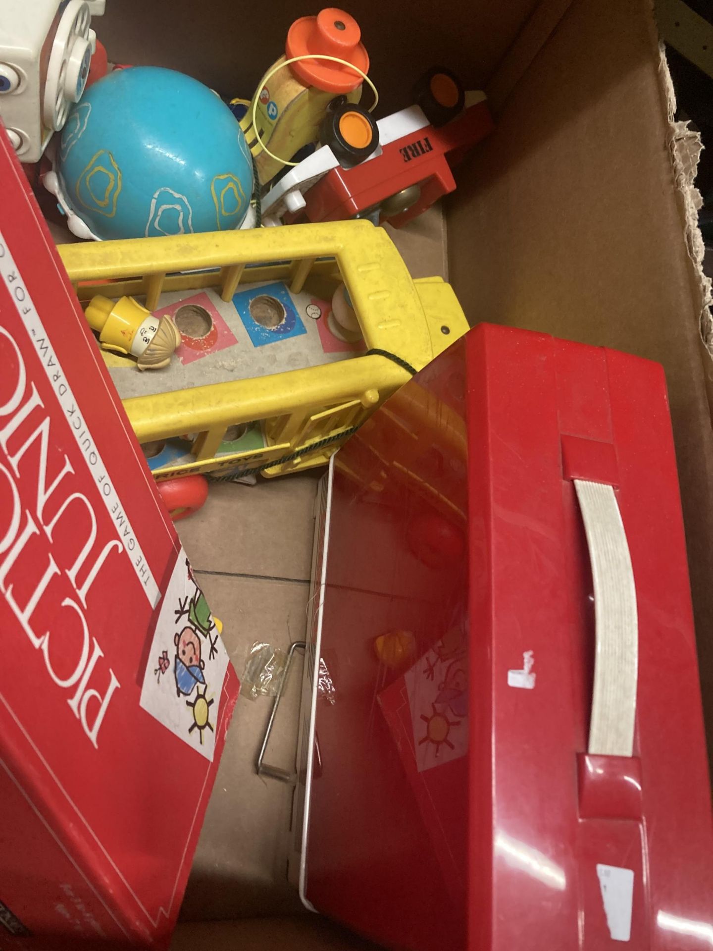 A QUANTITY OF CHILDREN'S TOYS TO INCLUDE FISHER PRICE, ETC - Image 2 of 4