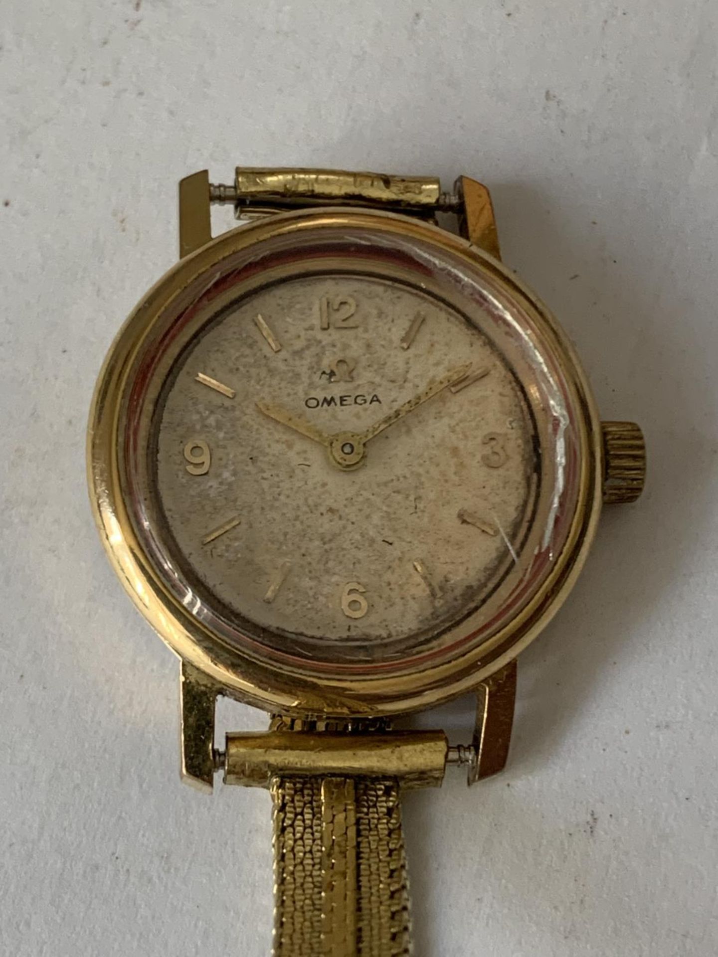 AN OMEGA LADIES WRIST WATCH - Image 2 of 3