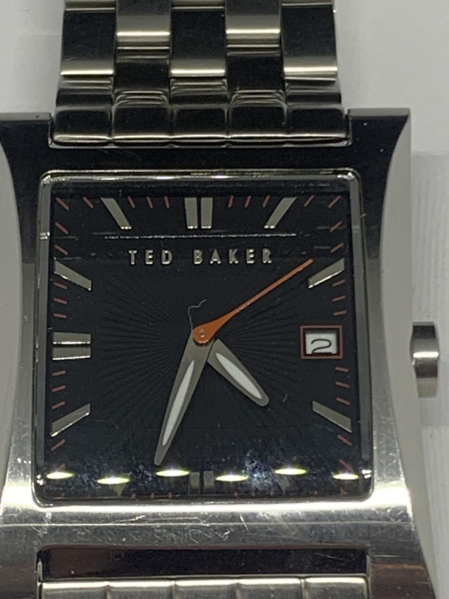 A TED BAKER WRIST WATCH SEEN WORKING BUT NO WARRANTY - Image 2 of 3