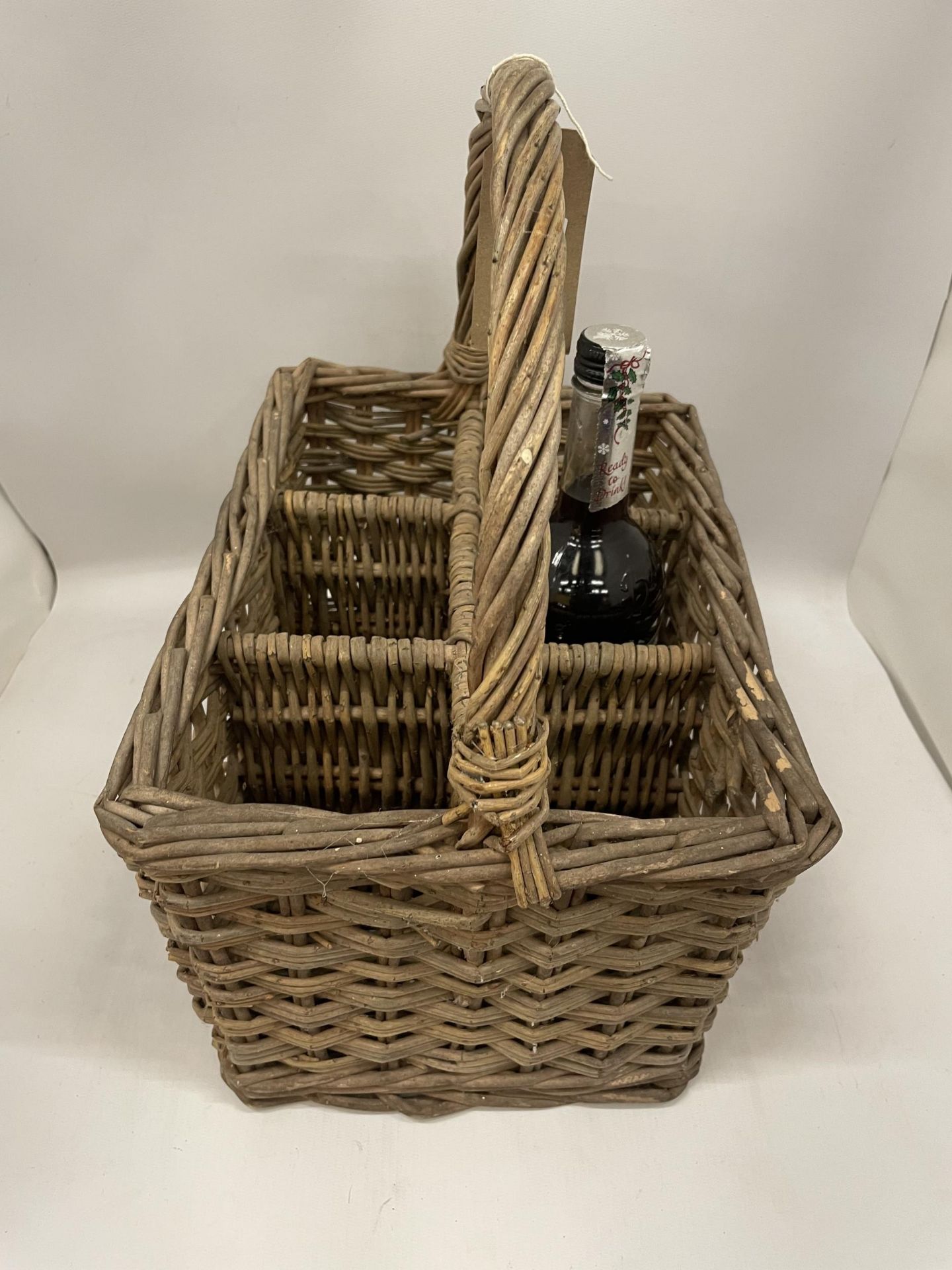 A VINTAGE SIX SECTION WICKER WINE CARRIER - Image 2 of 2