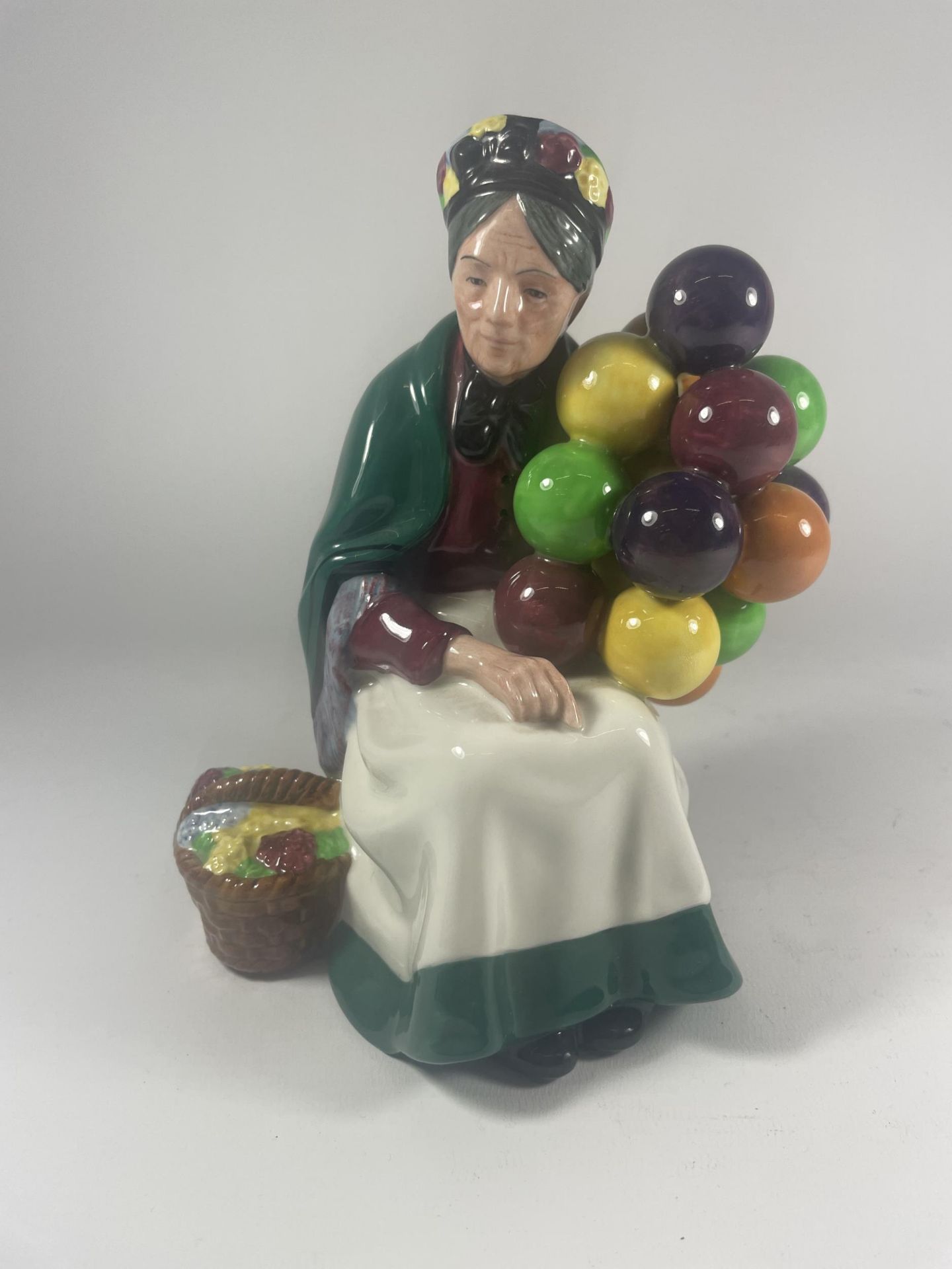 A ROYAL DOULTON THE OLD BALLOON SELLER HN1315 CHARACTER FIGURE