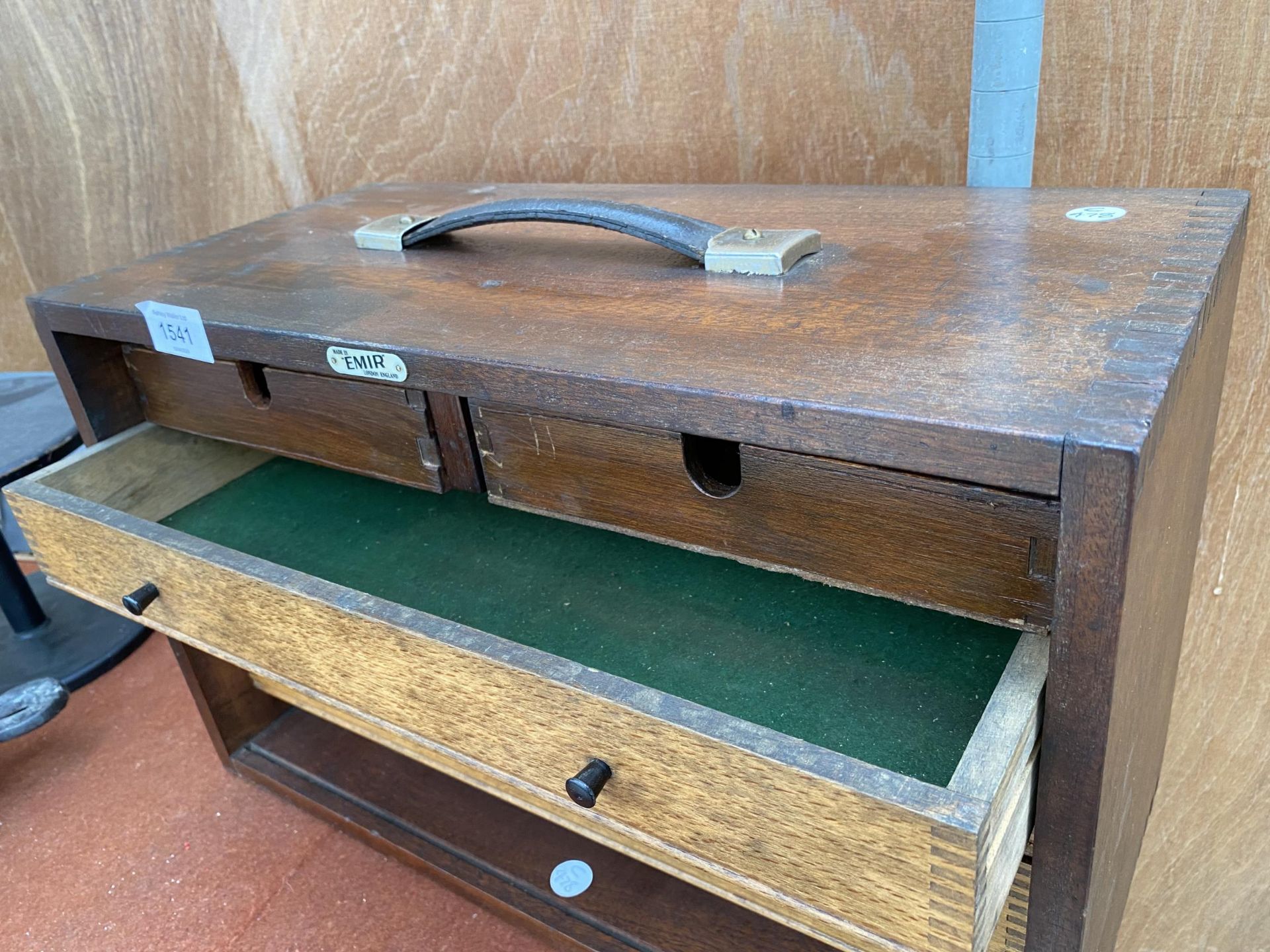 A VINTAGE FIVE DRAWER WOODEN JOINERS CHEST BEARING THE LABEL ' MADE IN EMIR LONDON ENGLAND' - Image 5 of 7