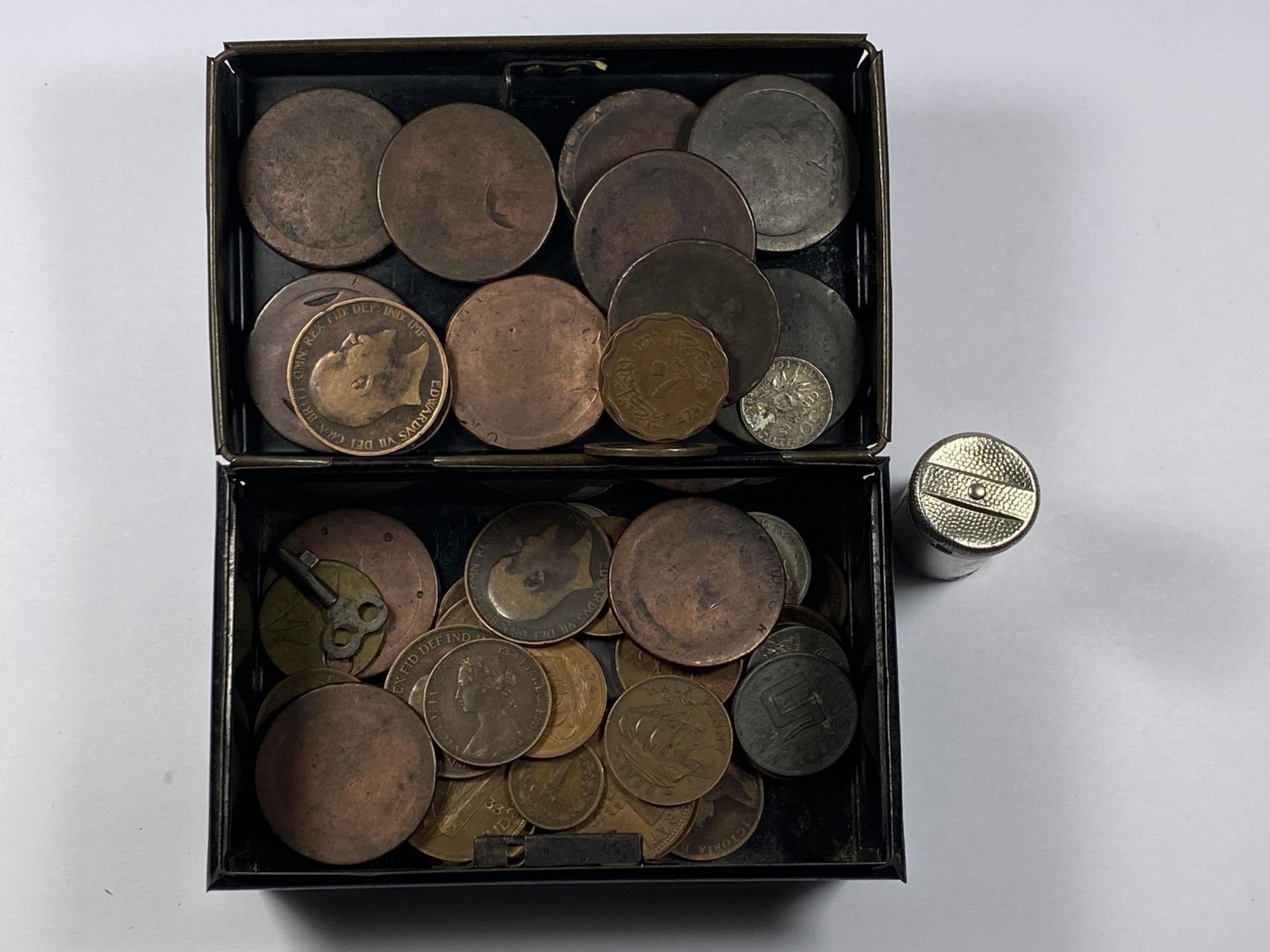 A METAL CASH BOX CONTAINING ASSORTED GEORGE III AND LATER BRONZE COINAGE
