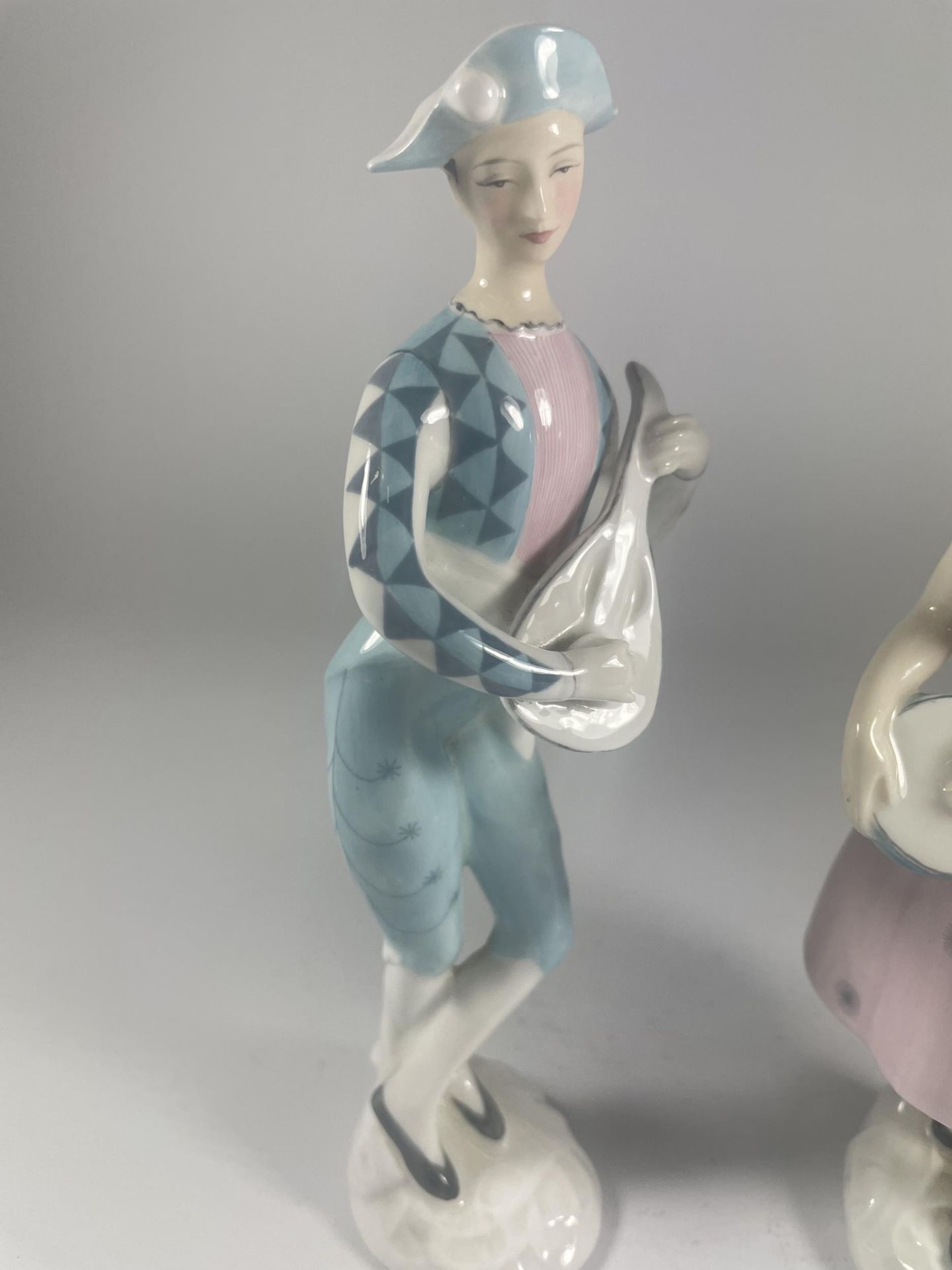 TWO ROYAL DOULTON FIGURES - COLUMBINE HN2185 & HARLEQUIN HN2186 - Image 3 of 5