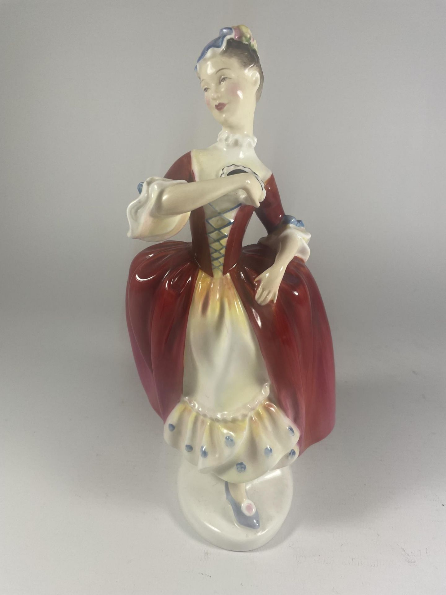 A ROYAL DOULTON 'MASQUERADE' HN2259 FIGURE