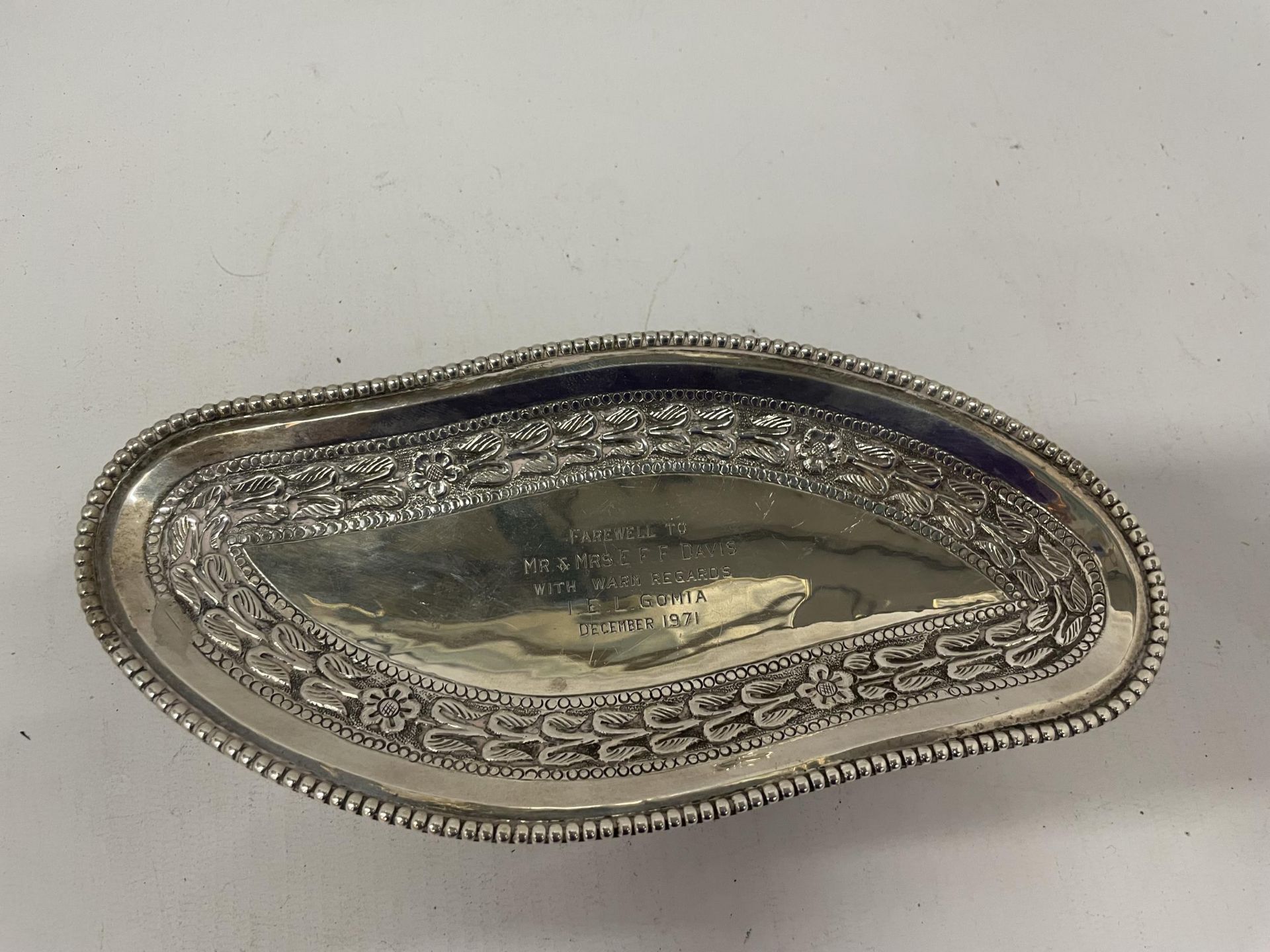 A WHITE METAL PRESENTATION DISH, DATED 1971 ON PIN NEEDLE DESIGN FEET - Image 2 of 4