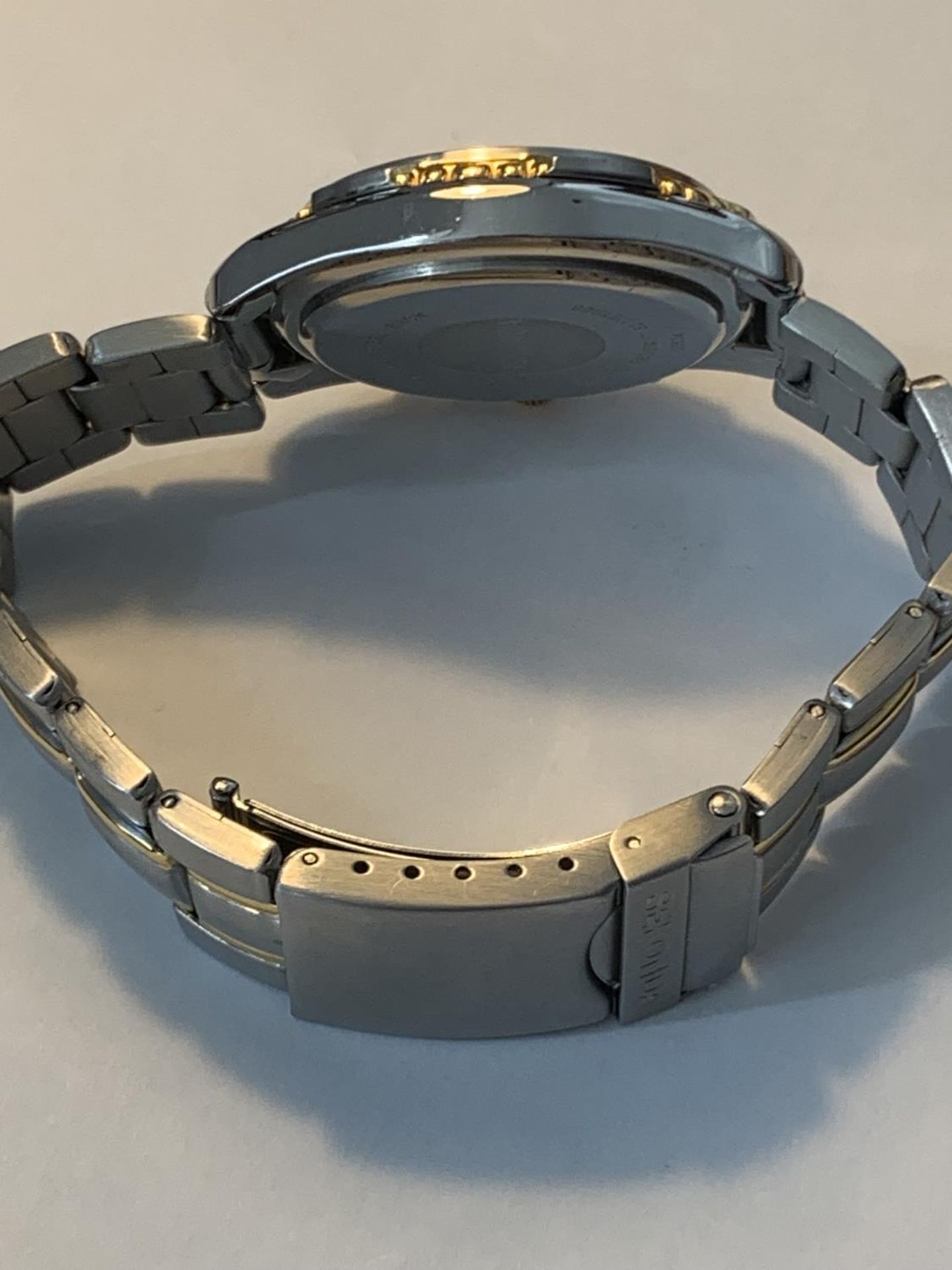 A SECONDA WRISTWATCH SEEN WORKING BUT NO WARRANTY - Image 3 of 3