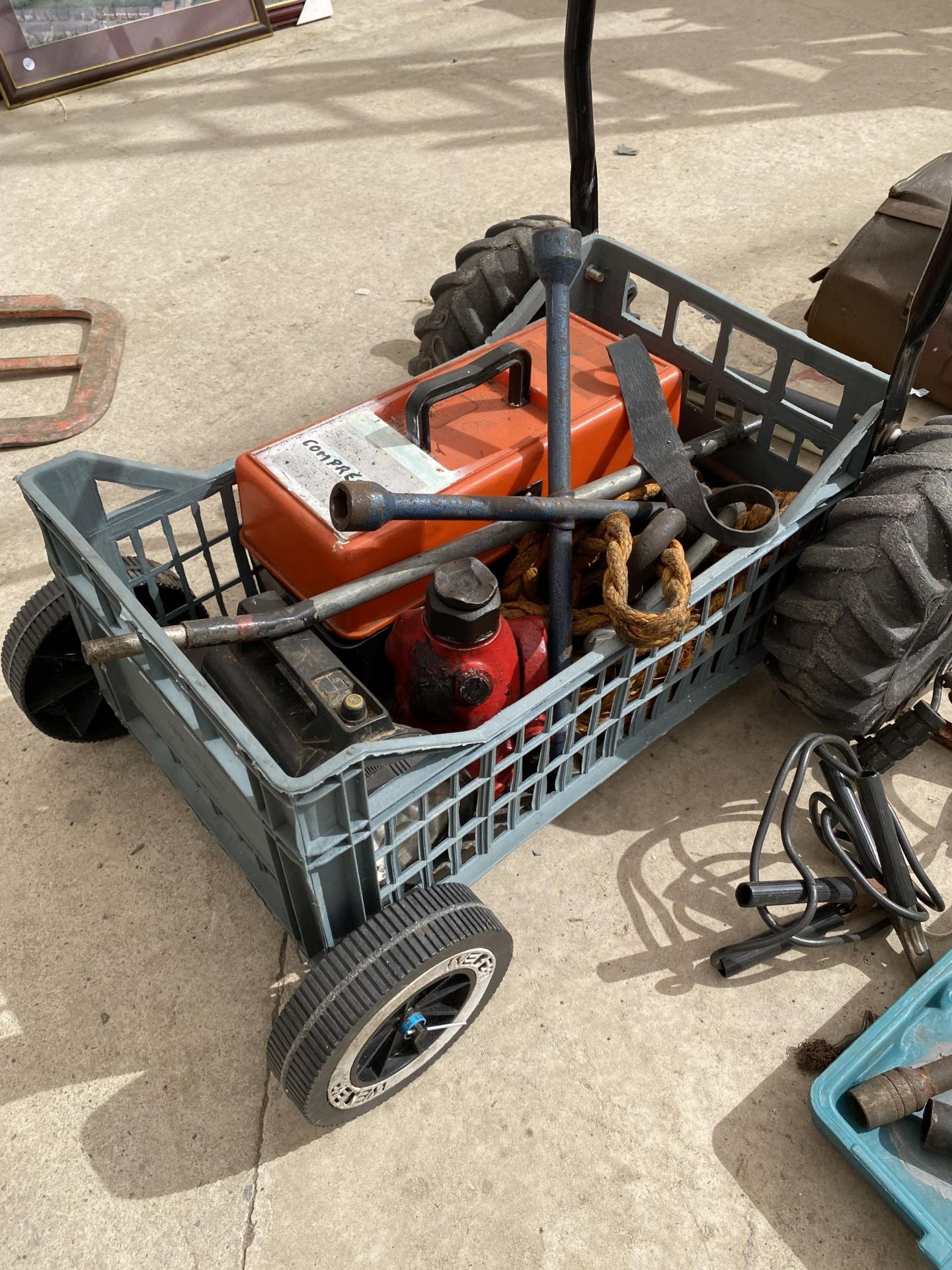 AN ASSORTMENT OF ITEMS TO INCLUDE A TROLLEY, A BOTTLE JACK AND SPANNERS ETC - Image 3 of 3