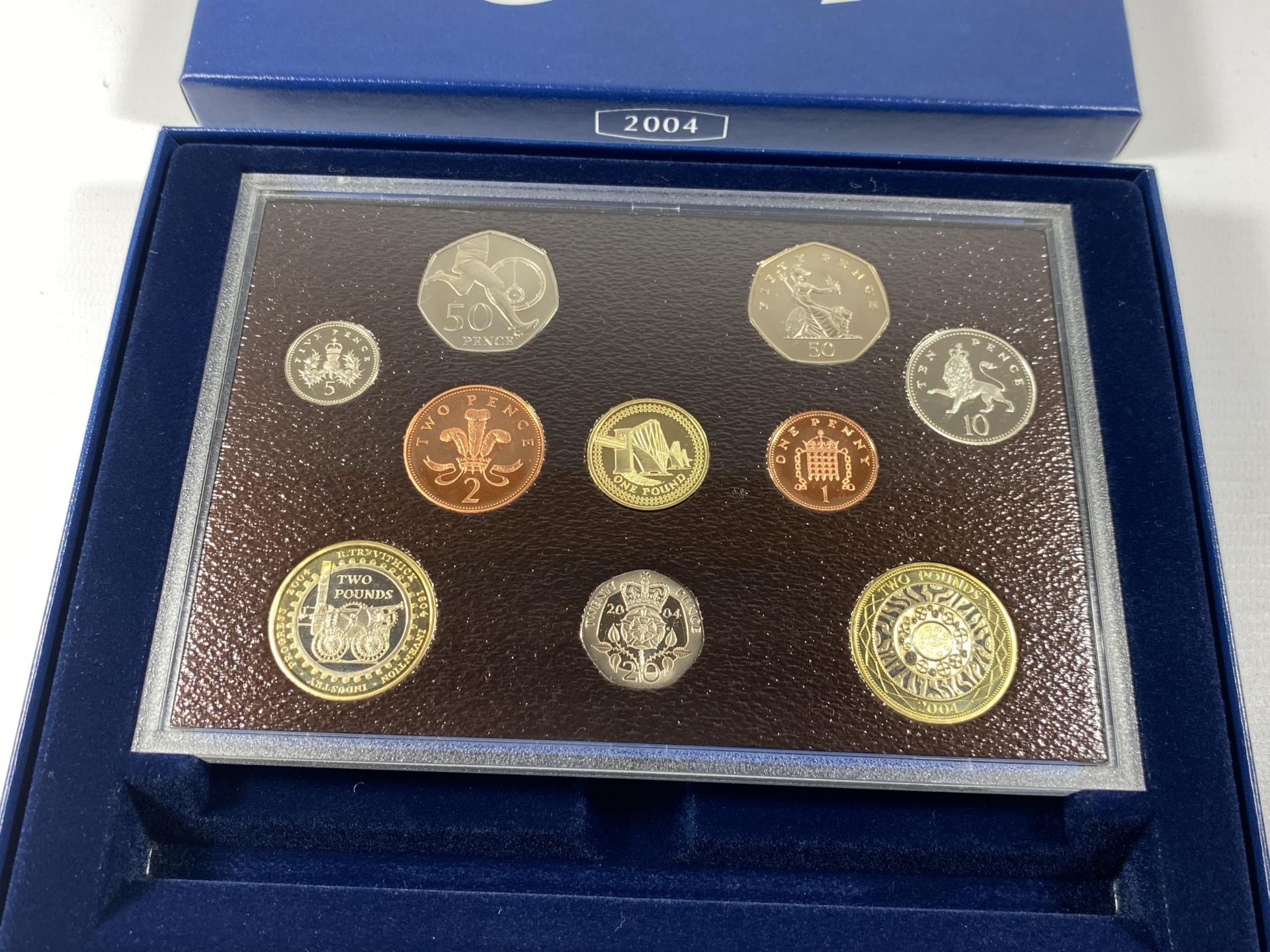 A 2004 ROYAL MINT CASED PROOF COIN SET - Image 2 of 2