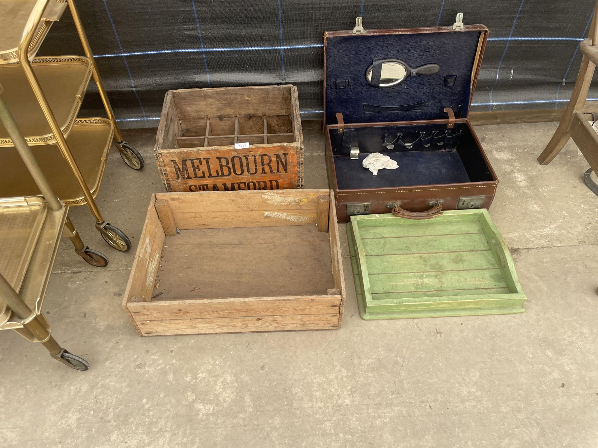 A MIXED LOT TO INCLUDE LEATHER TRAVELLING SUITCASE, MELBOURNE STAMFORD VINTAGE WOODEN BOTTLE CRATE