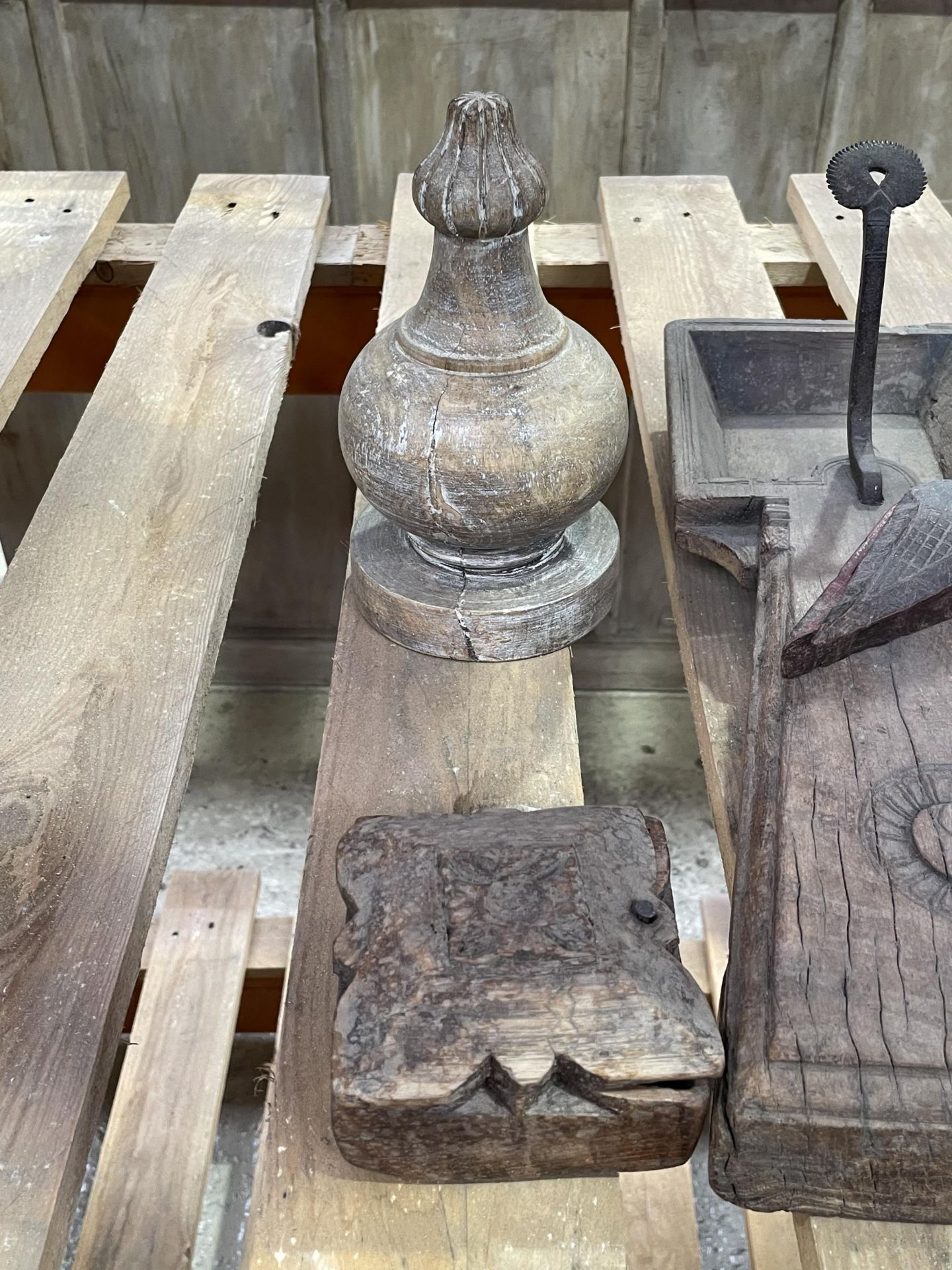 A MIXED LOT OF HARDWOOD ITEMS - Image 2 of 2