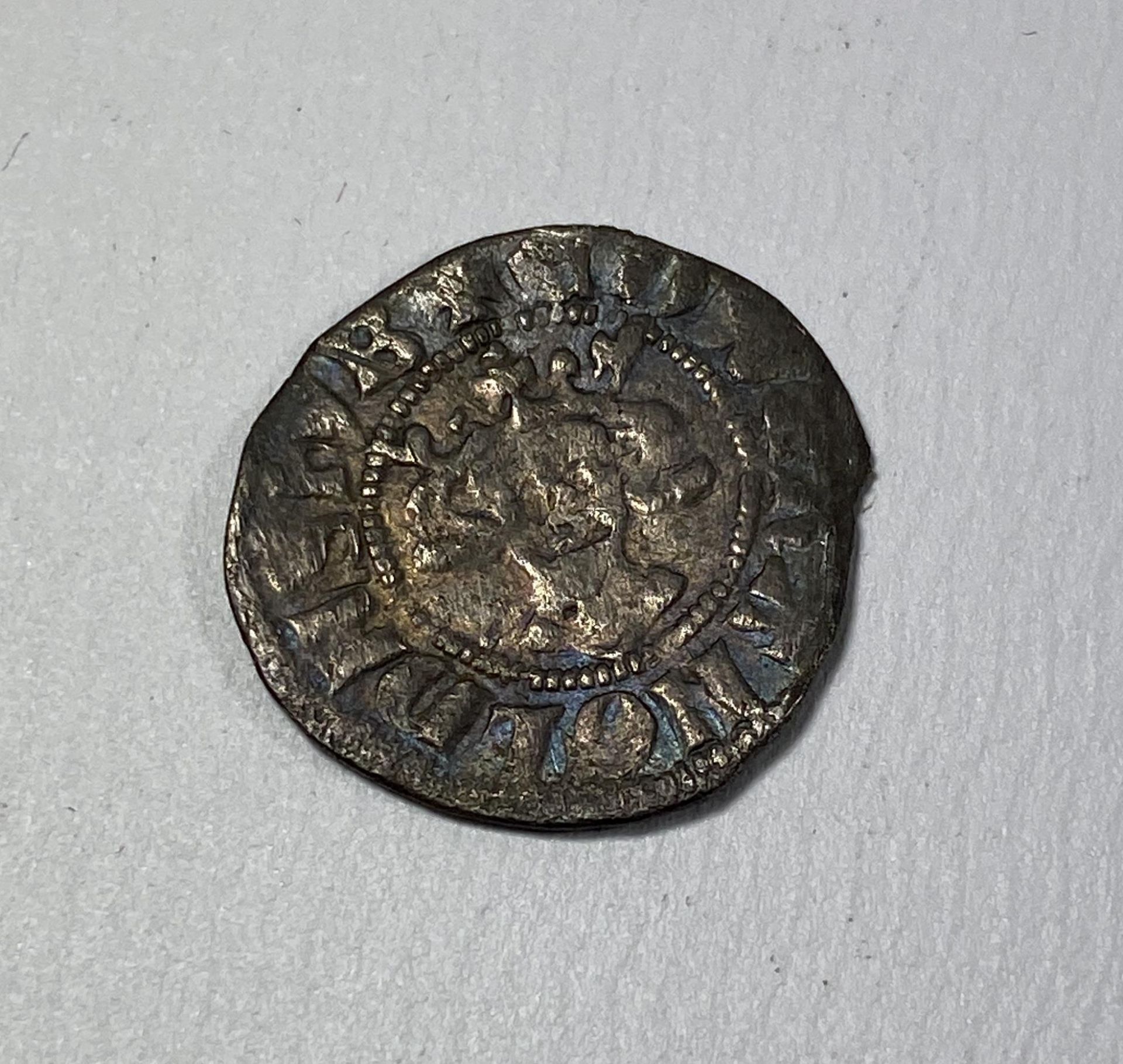 A 15/16TH CENTURY SILVER HAMMERED COIN - Image 2 of 2