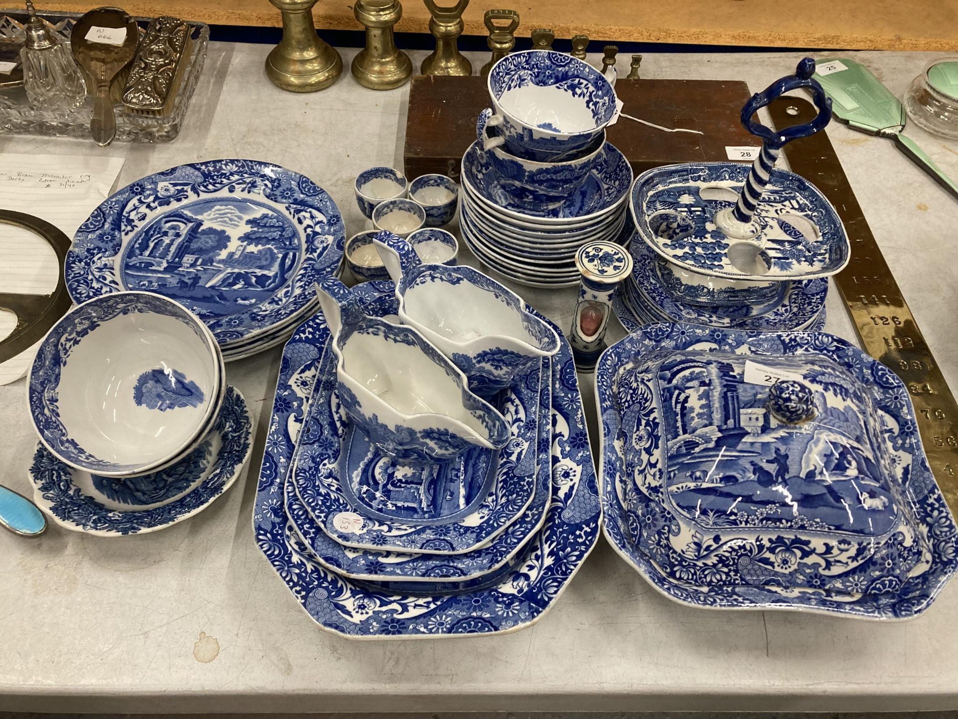 A LARGE COLLECTION OF COPELAND SPODE ITALIAN PATTERN BLUE AND WHITE DINNER WARES TO INCLUDE GRAVY