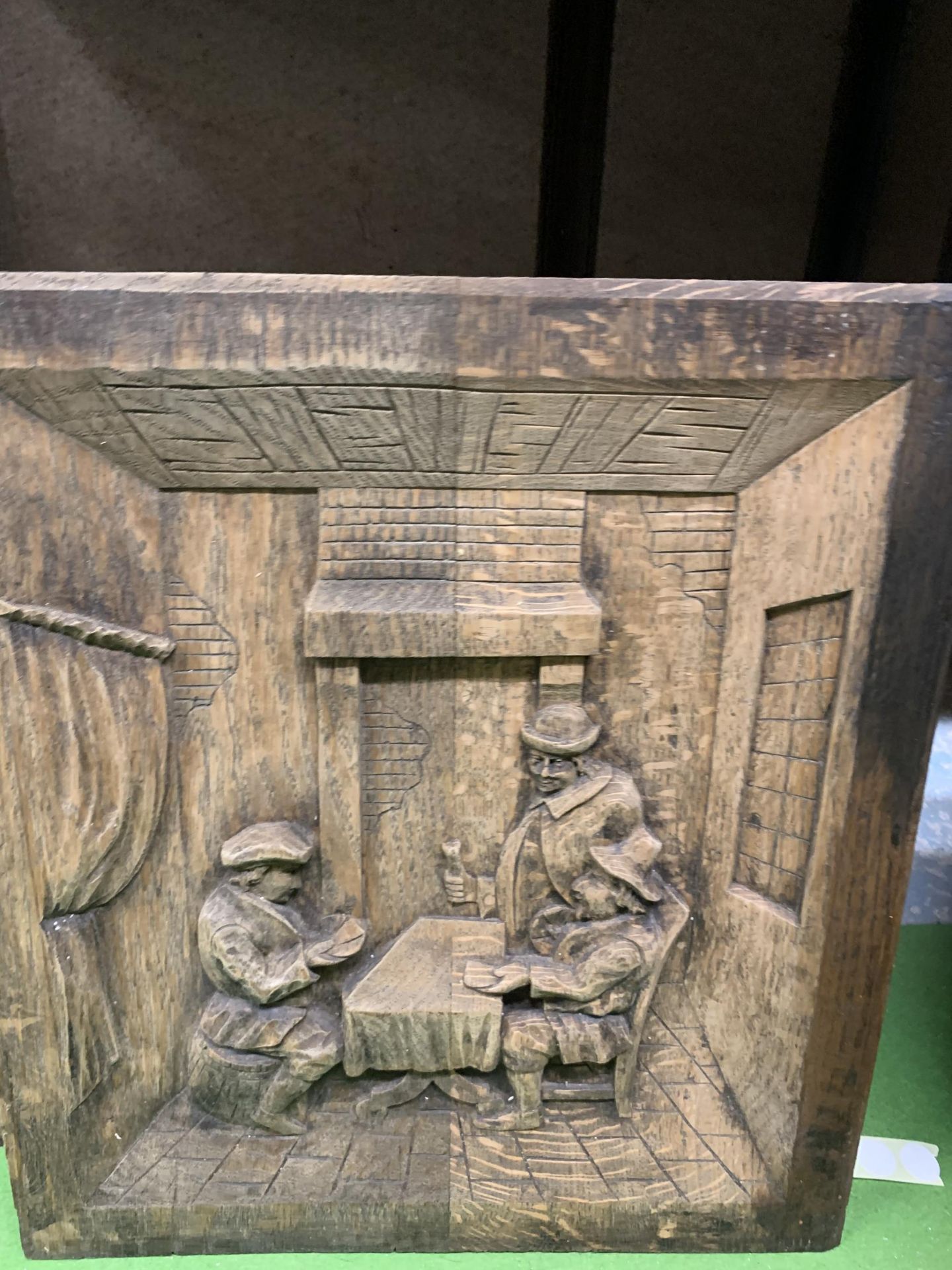 TWO OAK CARVED PANELS OF VINTAGE TAVERN SCENES 38CM X 42CM - Image 3 of 3