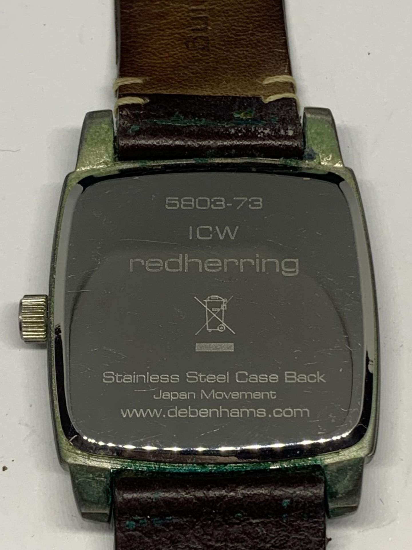 A RED HERRING WRIST WATCH SEEN WORKING BUT NO WARRANTY - Image 3 of 3