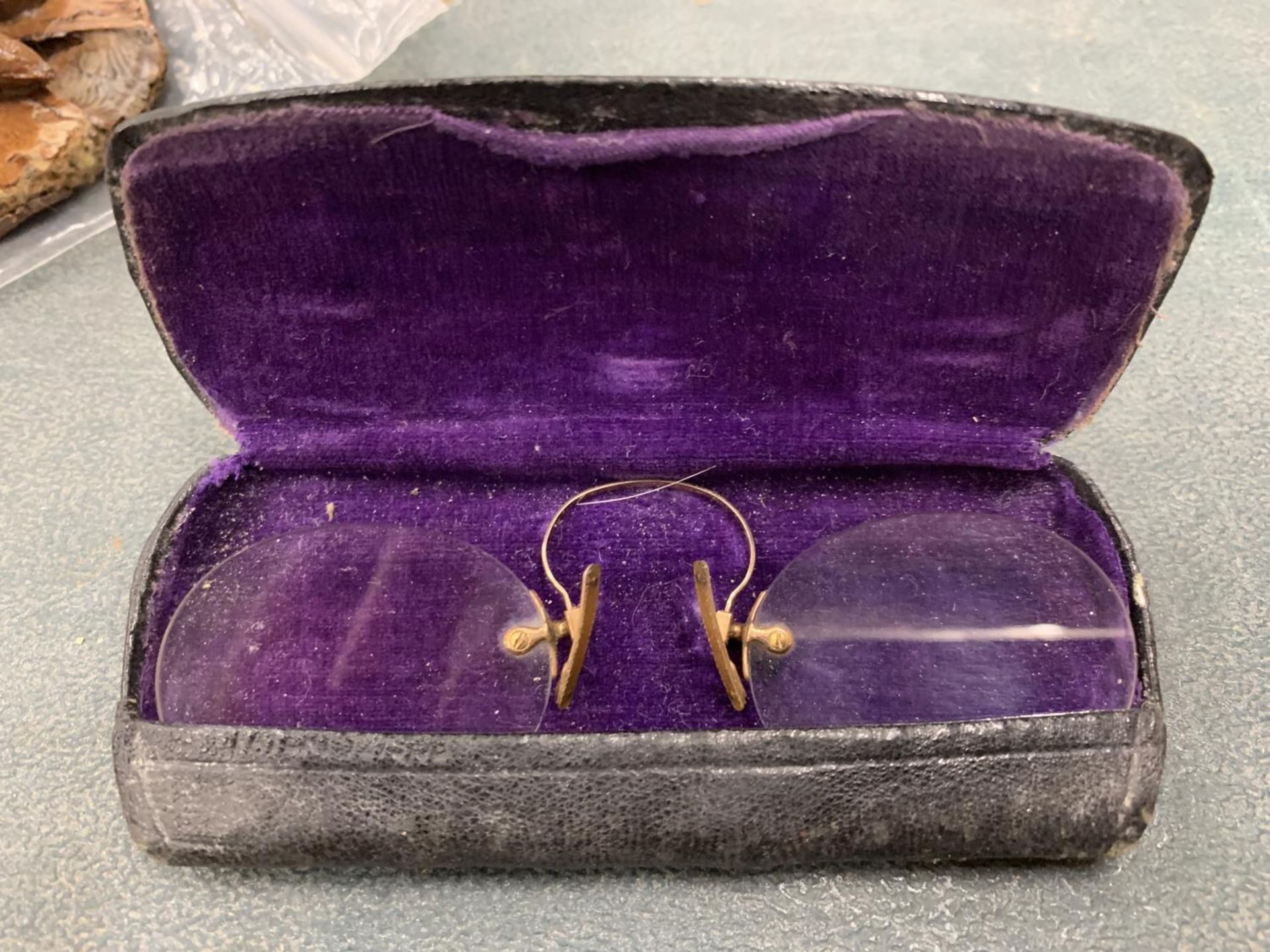 A PAIR OF VICTORIAN GLASSES IN ORIGINAL CASE