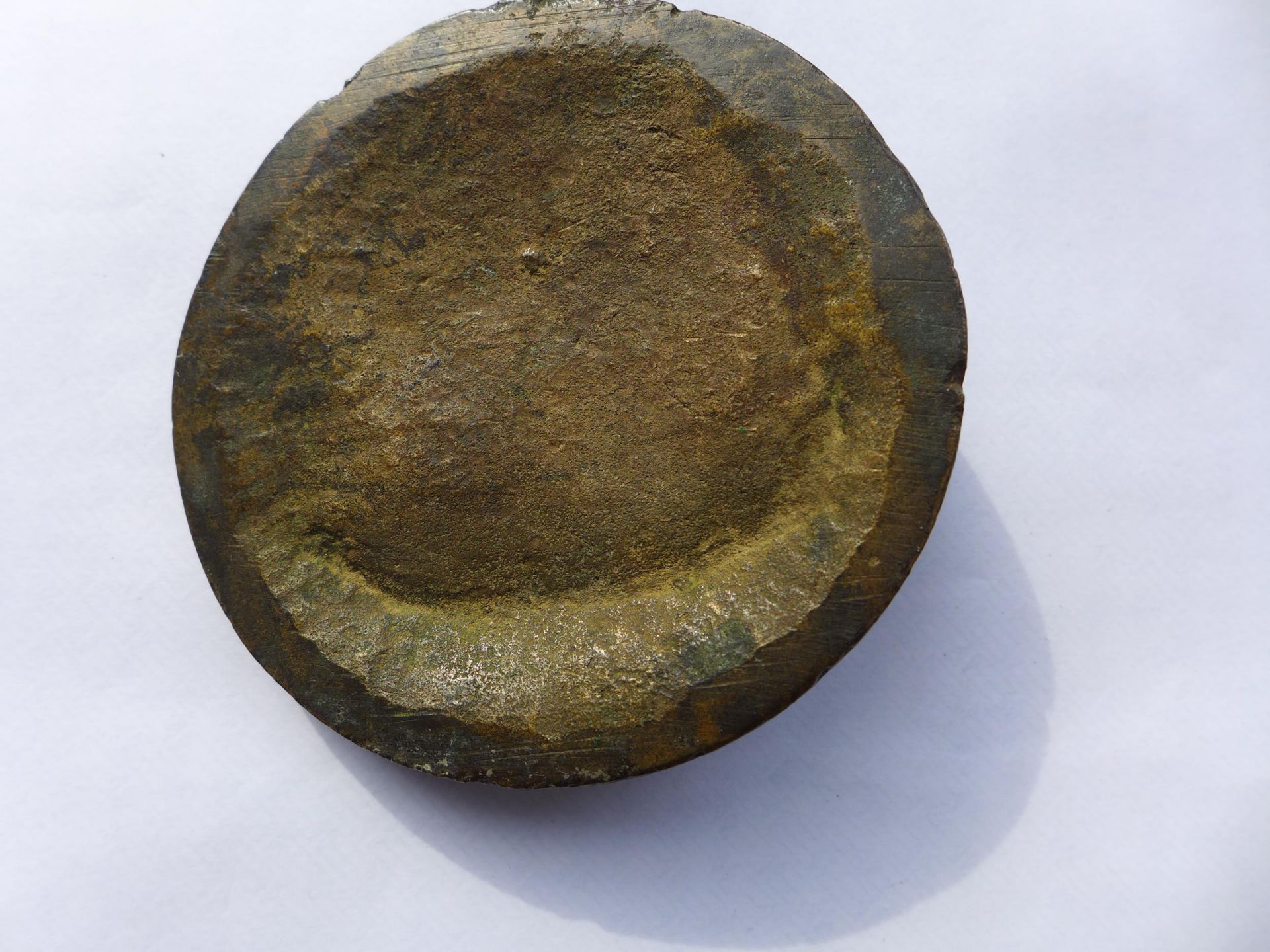 A LARGE RENAISSANCE TYPE BRONZE UNIFACE MEDAL OF A GOD, DIAMETER 8CM, CAST IN HIGH RELIEF - Image 3 of 4