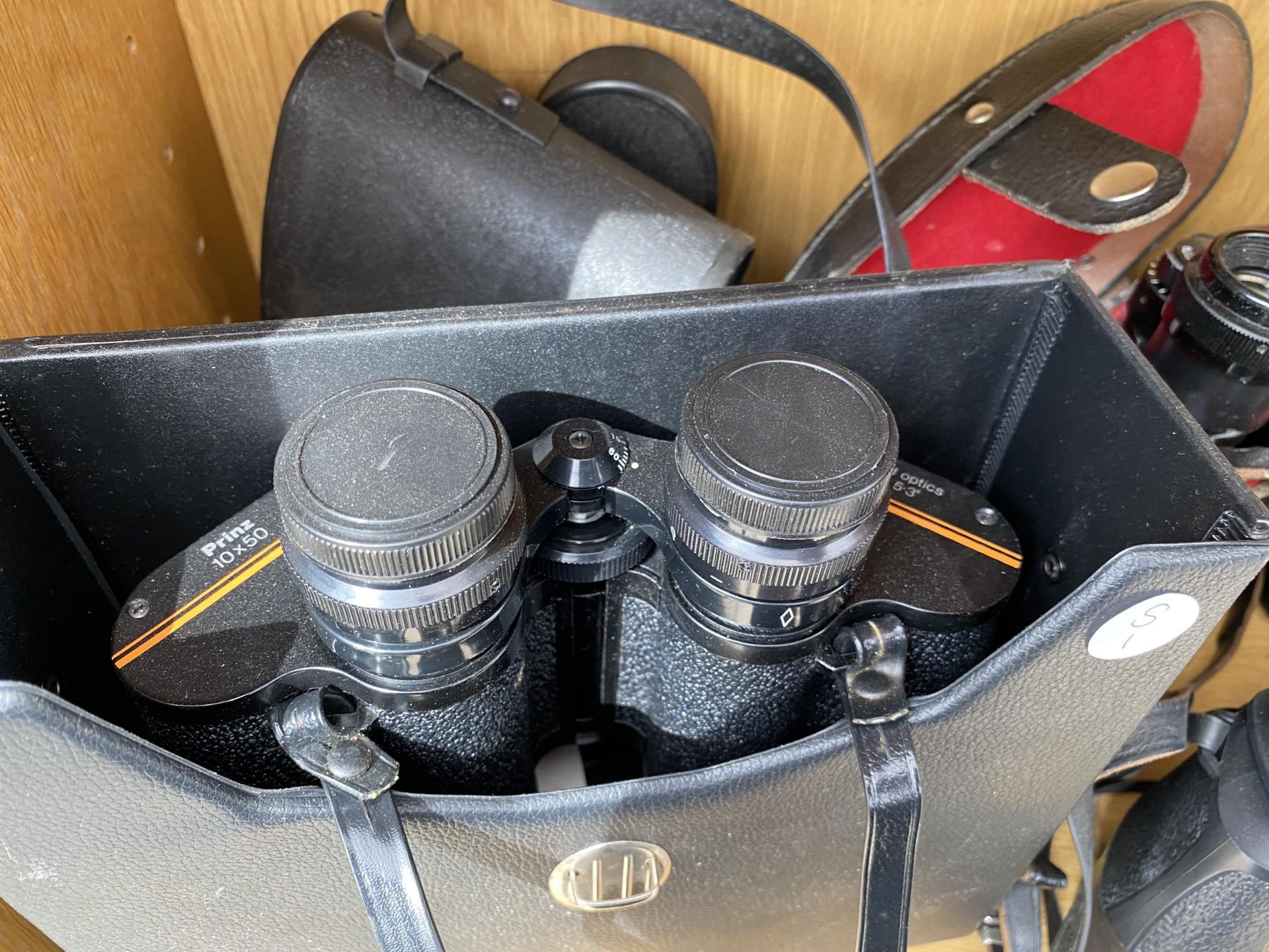 FOUR VARIOUS PAIRS OF BINOCULARS WITH CASES TO INCLUDE PRINZ AND REGENT ETC - Image 2 of 4