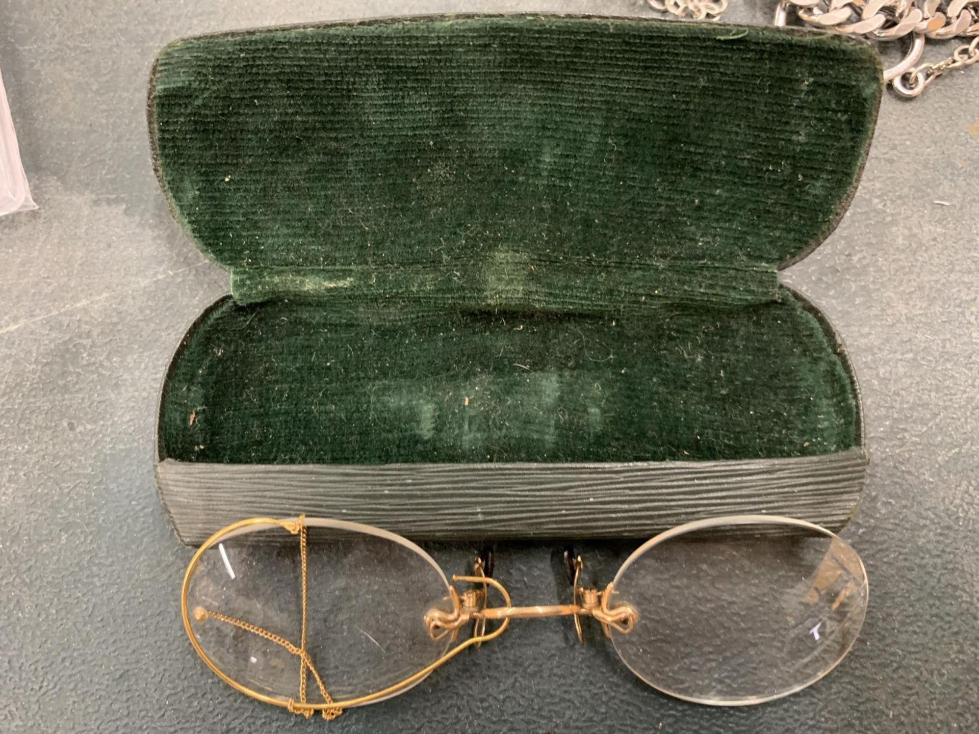 A PAIR OF VICTORIAN GLASSES IN ORIGINAL CASE - Image 2 of 3