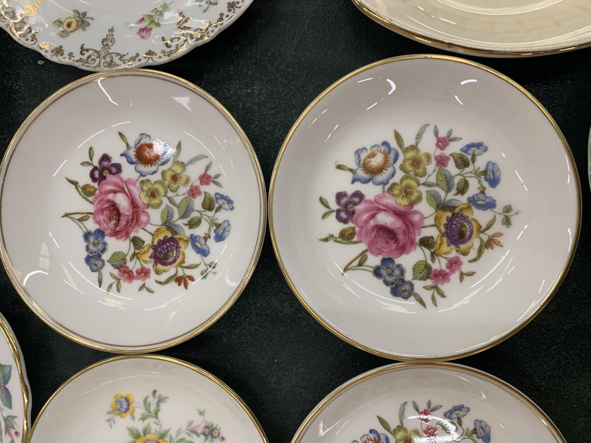 A LARGE QUANTITY OF CHINA TRINKET DISHES AND PIN TRAYS TO INCLUDE ROYAL WORCESTER, MINTON, SPODE, - Image 3 of 9