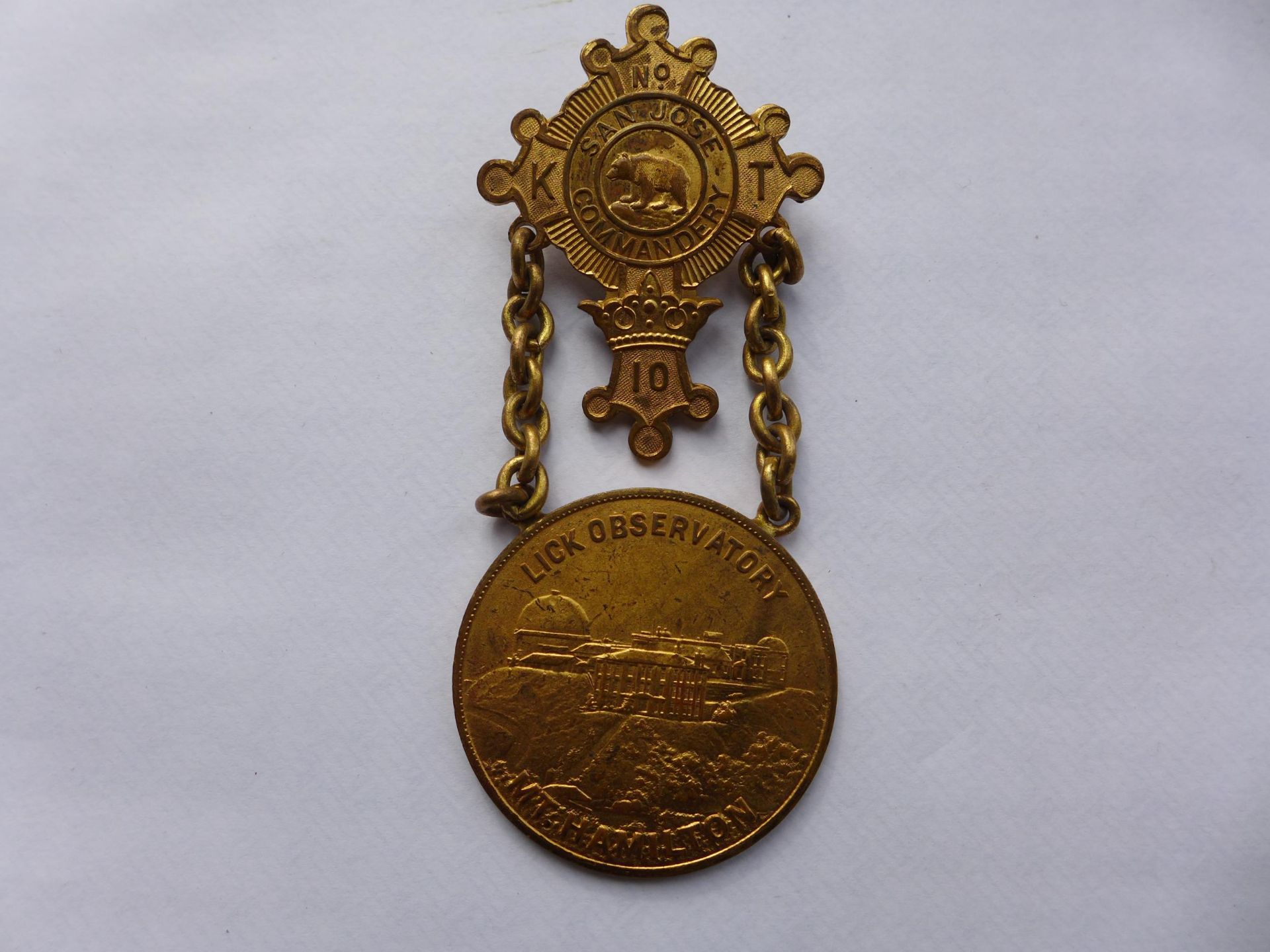 A GILT METAL U.S.A. 29TH TRIENNIAL CONCLAVE MEDAL, HELD AT SAN FRANCISCO SEPTEMBER 1904, LICK