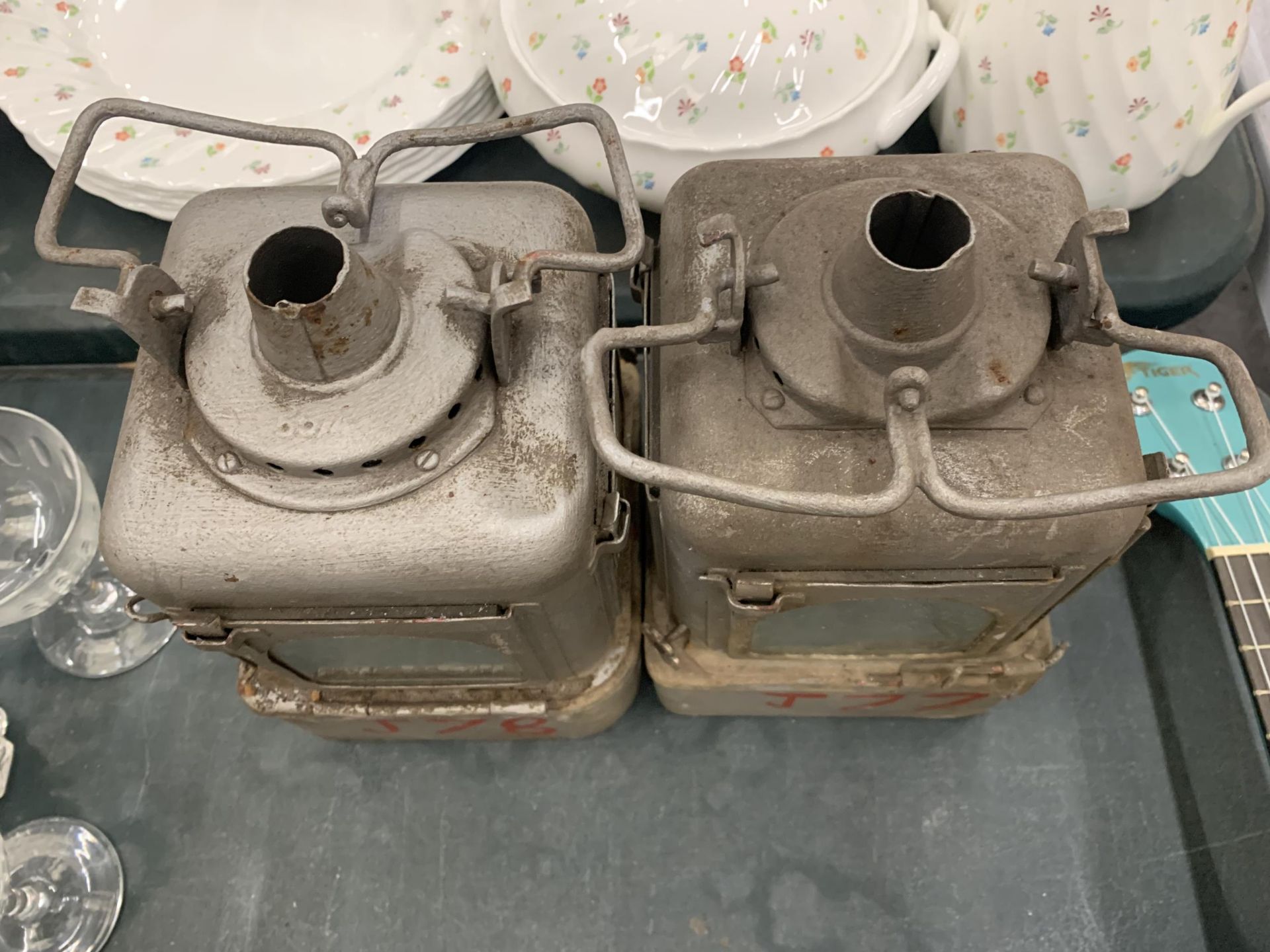 A PAIR OF VINTAGE BRITISH RAIL RAILWAY LAMPS - Image 2 of 3