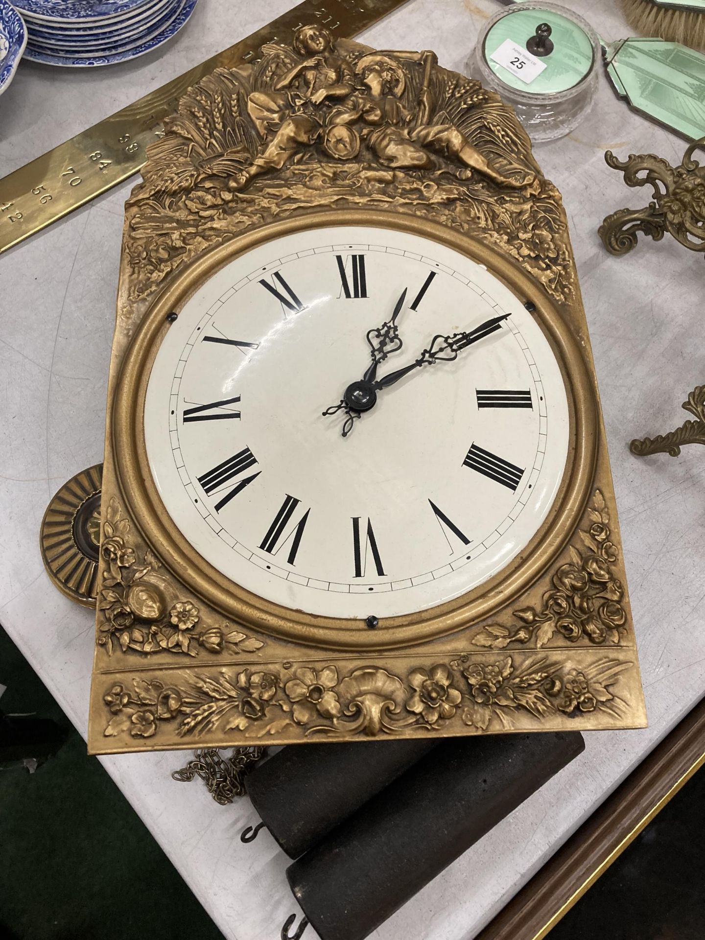 AN EARLY 20TH CENTURY GILT DESIGN LONGCASE CLOCK MOVEMENT WITH WEIGHTS & PENDULUM