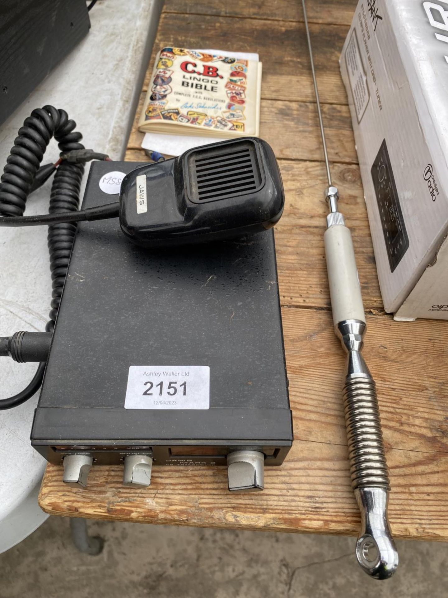 A CB RADIO AND ARIEAL