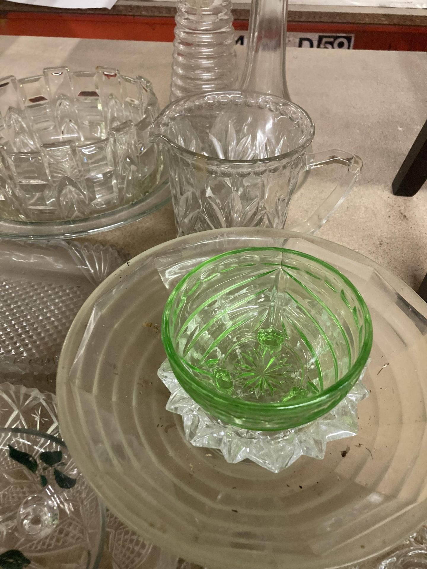 A QUANTITY OF GLASSWARE TO INCLUDE BOWLS, BOTTLES, NIBBLES DISH, CANDLESTICKS, ETC., - Image 6 of 6