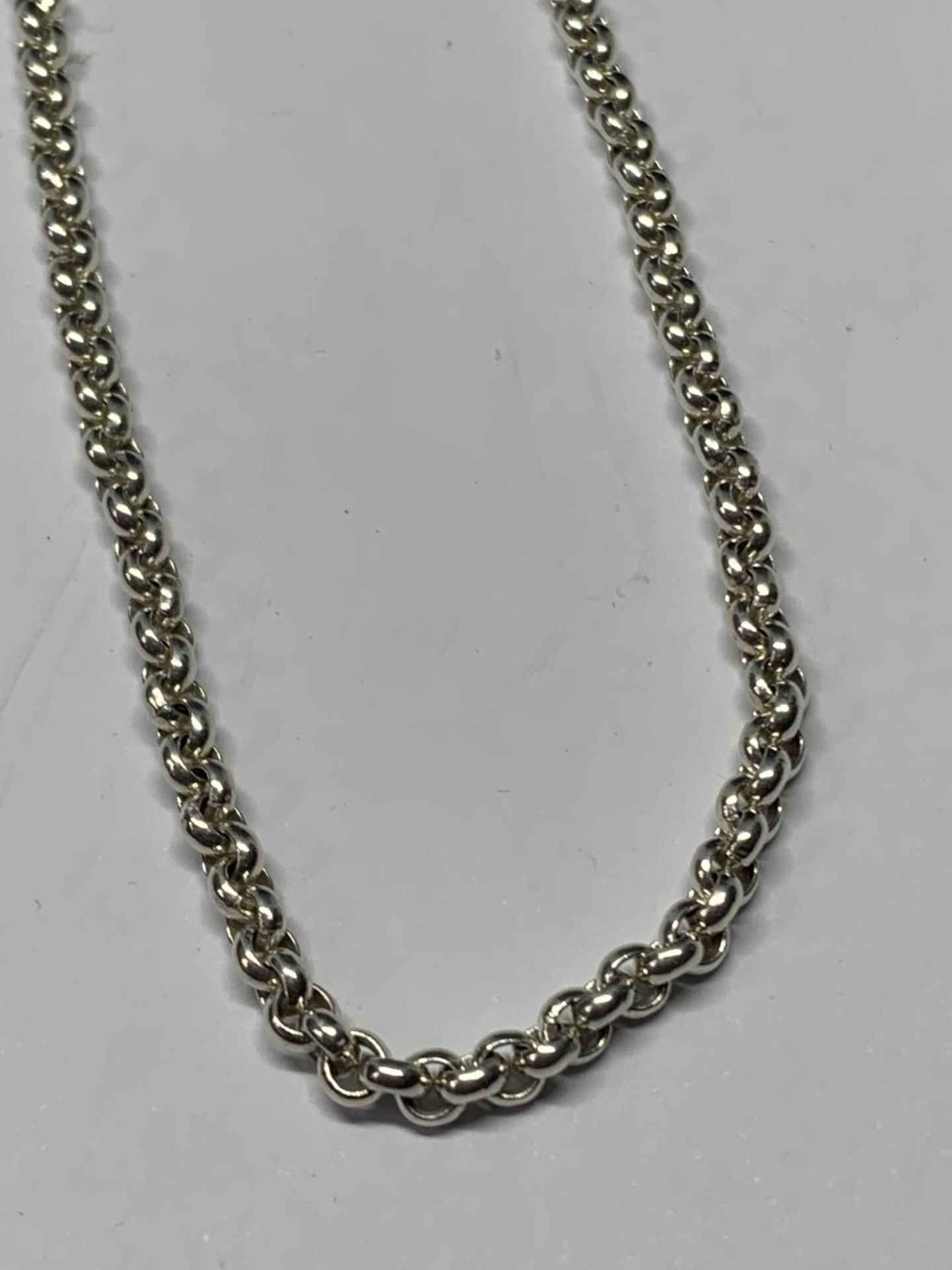 A SILVER BELCHER CHAIN NECKLACE LENGTH 18 INCHES - Image 2 of 3