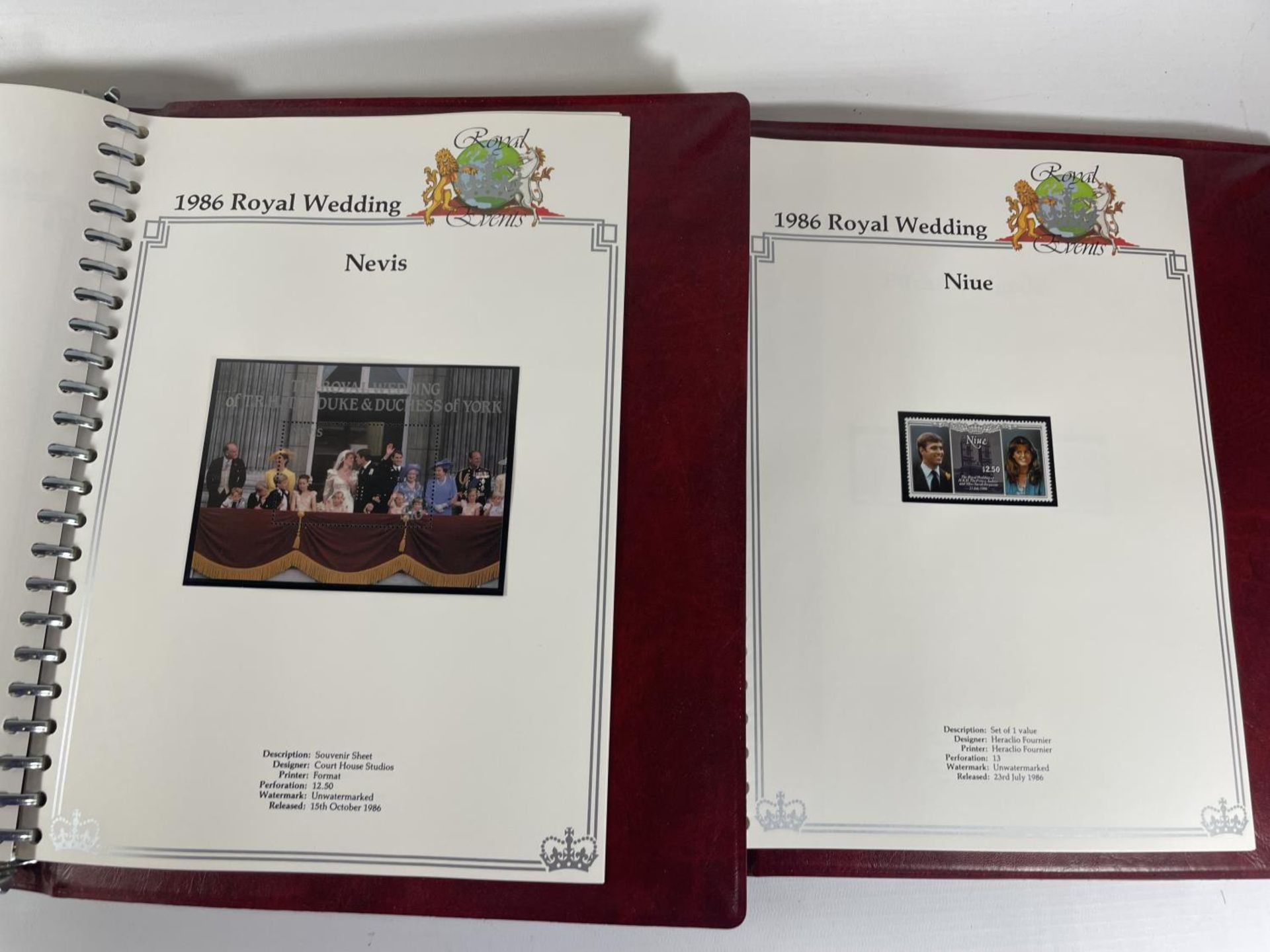 A TWO VOLUME COLLECTION OF THE ROYAL WEDDING , ANDREW AND SARAH , EDITION 291 - Bild 4 aus 5