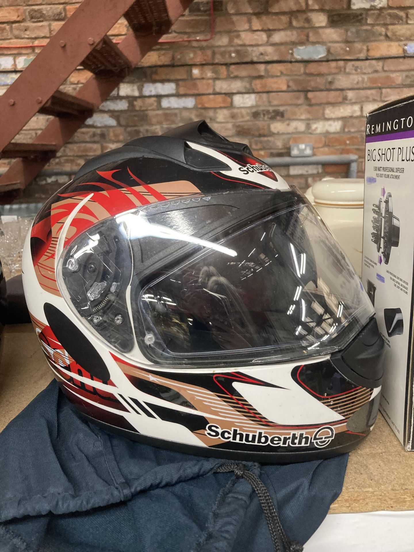 A SCHUBERTH MOTORCYCLE HELMET WITH BAG - Image 2 of 2