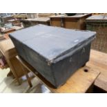A VINTAGE LEATHER EFFECT TRAVELLIG TRUNK SUITCASE WITH SCARVES