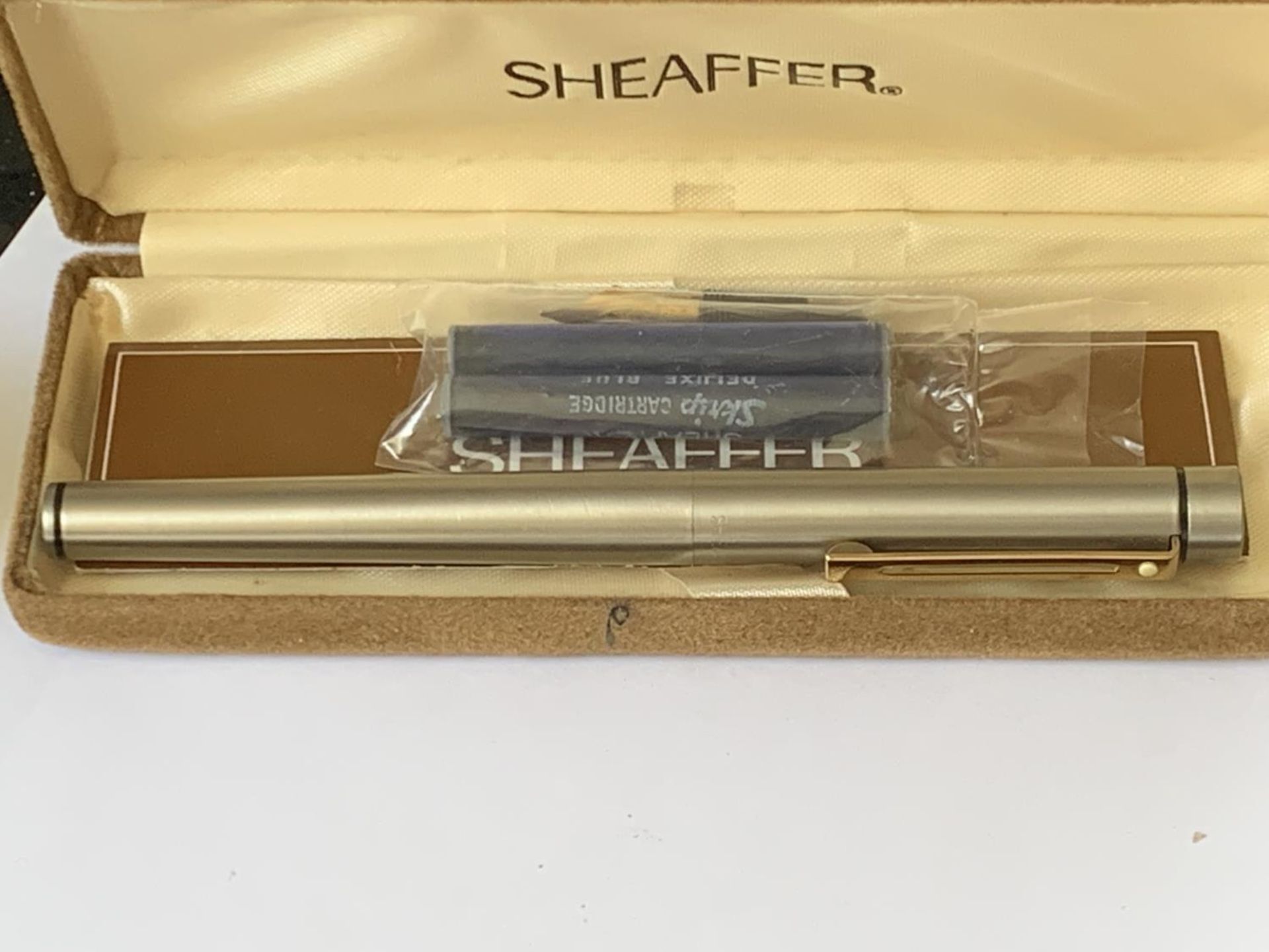 A BOXED SHEAFFER FOUNTAIN PEN WITH 14K NIB - Image 3 of 3