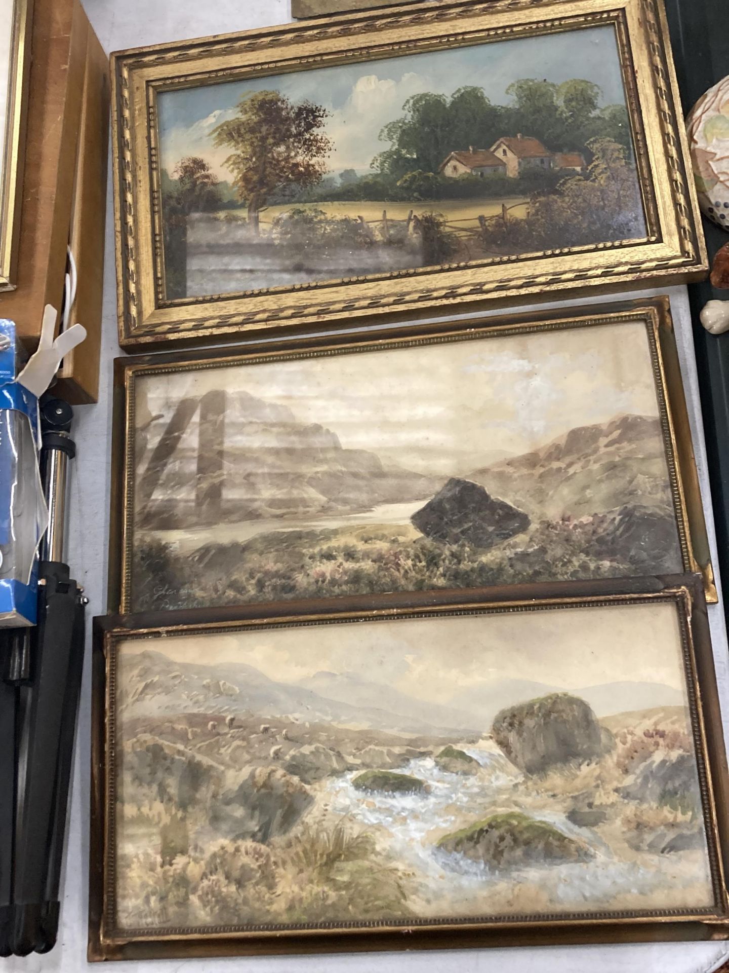 THREE VINTAGE PAINTINGS TO INCLUDE A PAIR OF WATERCOLOURS OF MOORLAND SCENES PLUS AN OIL OF A