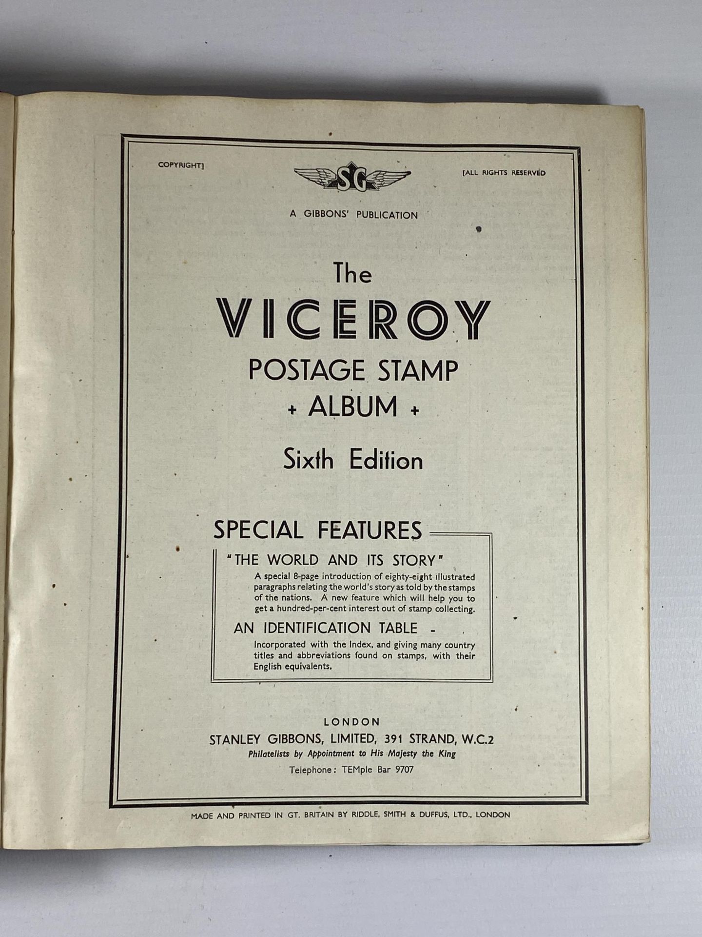 A VICEROY WORLD STAMP ALBUM, MOSTLY 1920-1950'S