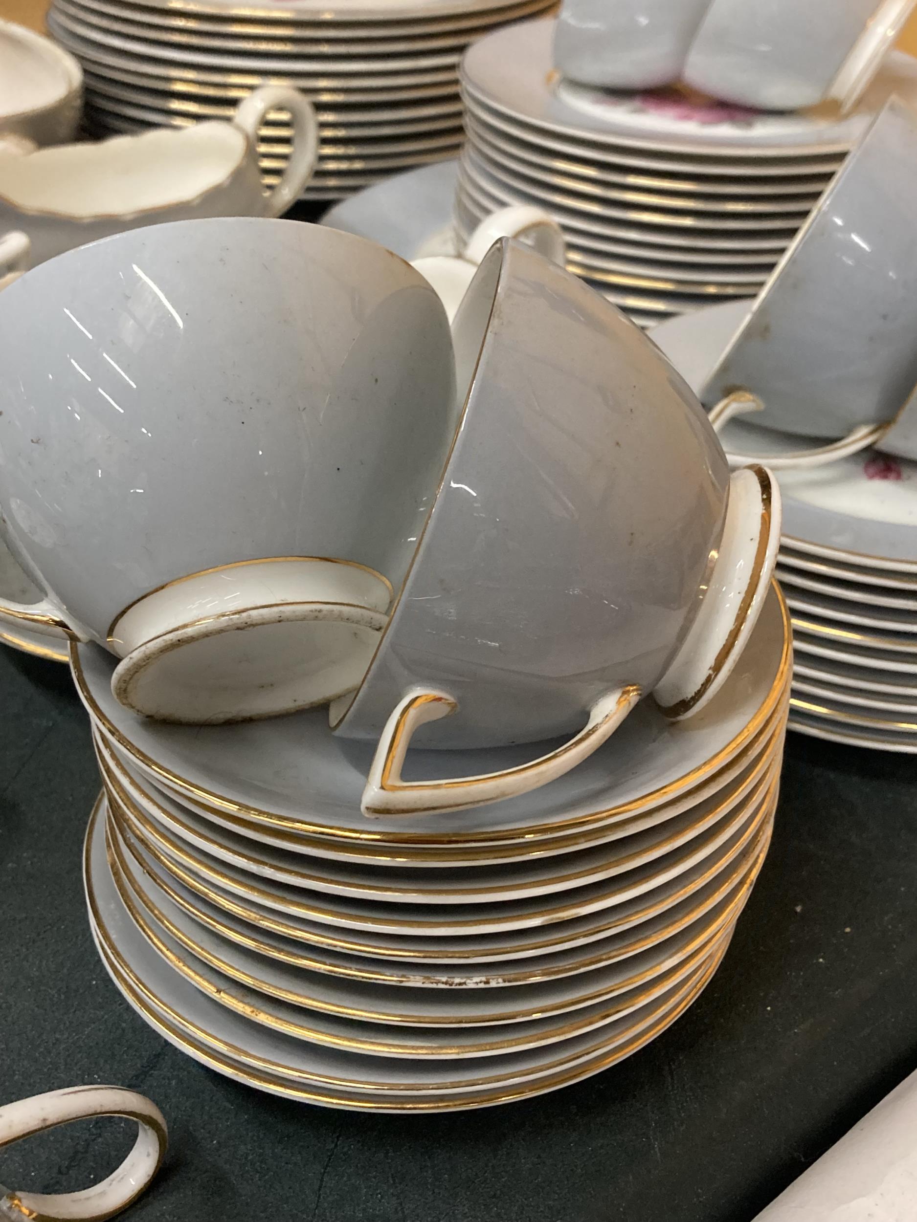 A LARGE QUANTITY OF SHELLEY DINNERWARE IN GREY WITH A PINK ROSE DECORATION TO INCLUDE VARIOUS - Image 6 of 6