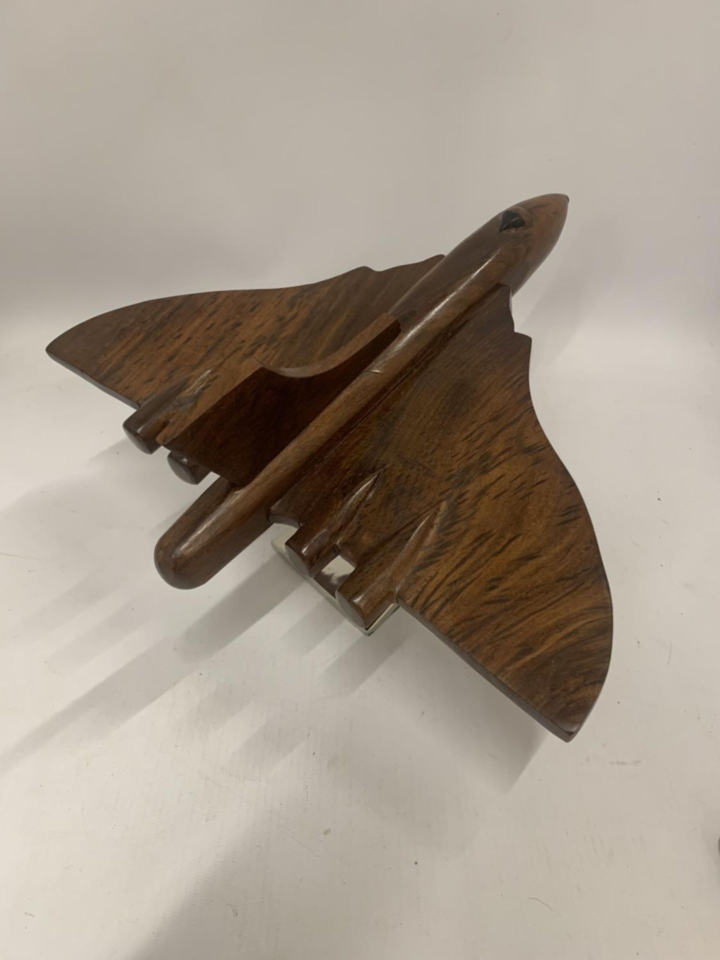 A WOODEN MODEL OF A VULCAN BOMBER ON A CHROME BASE - Image 4 of 4